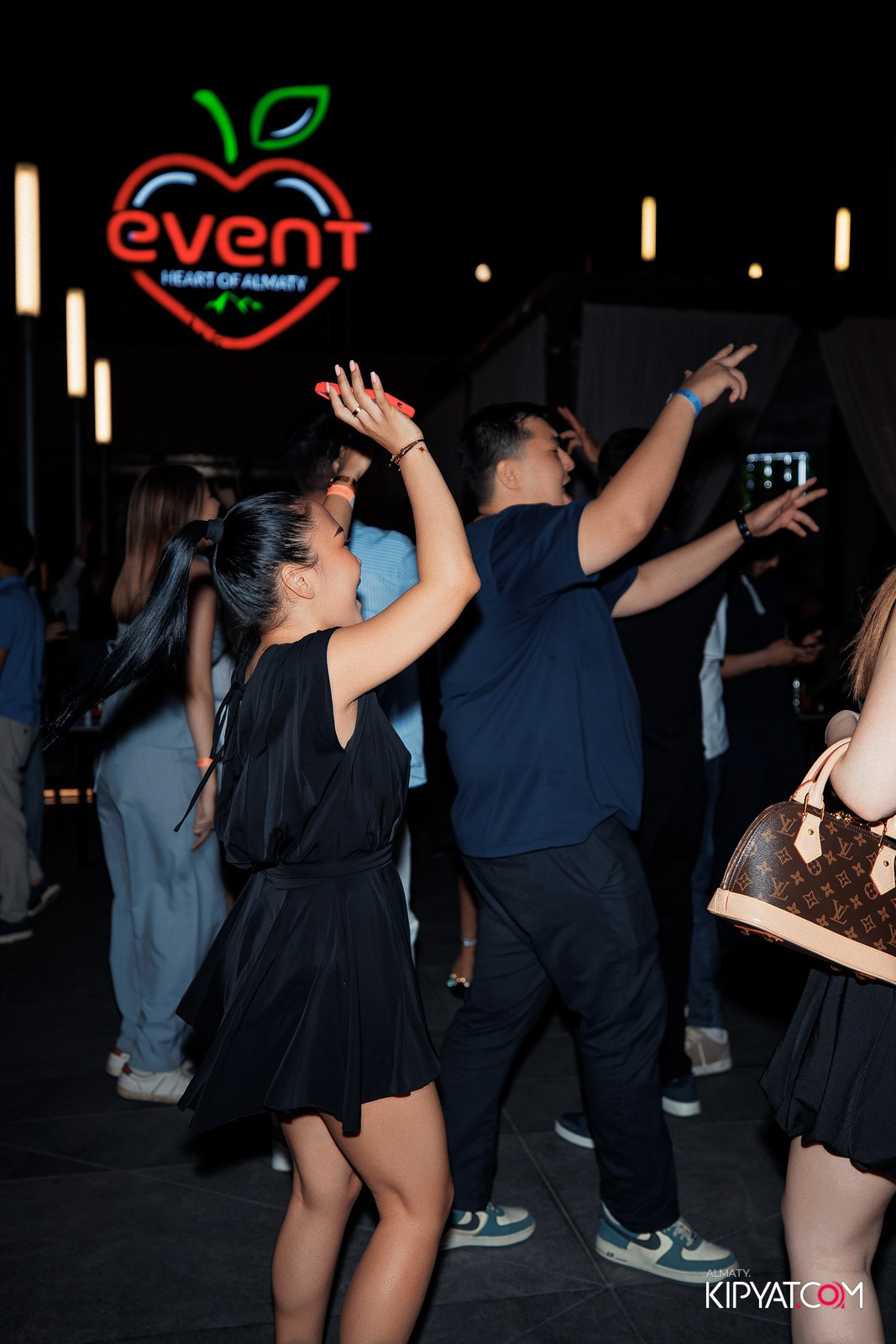 EVENT BAR. КИПЯТКОМ АЛМАТЫ!