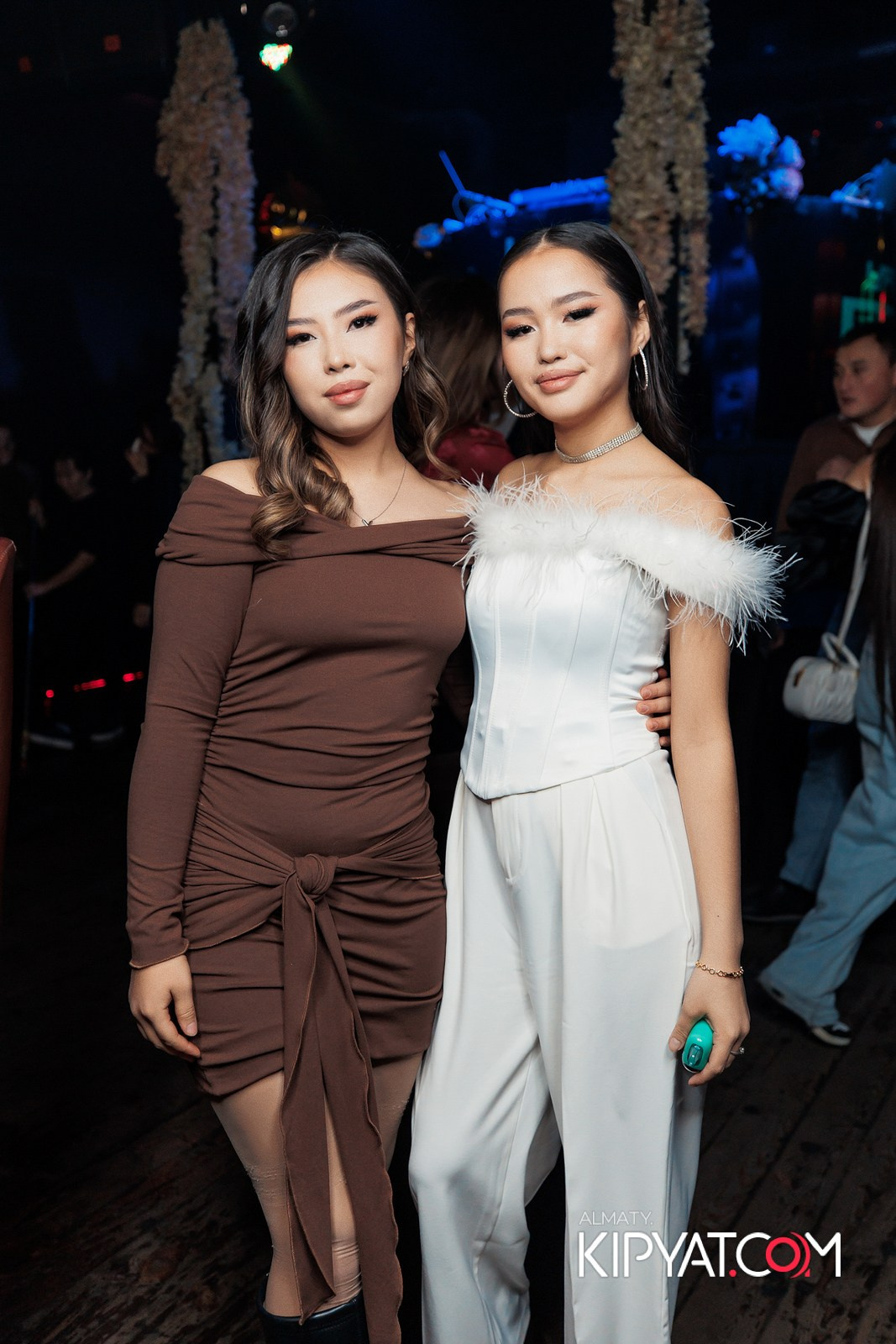 UYAT EMES BAR. КИПЯТКОМ АЛМАТЫ!