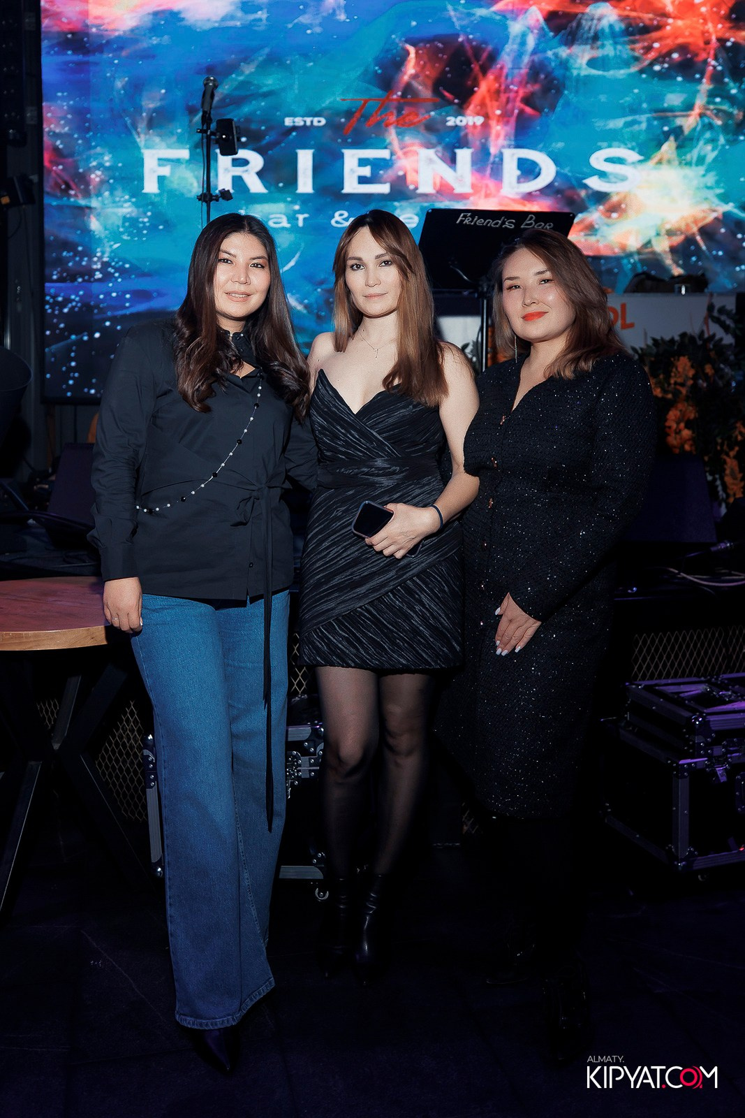 FRIENDS BAR & TERRACE. КИПЯТКОМ АЛМАТЫ!