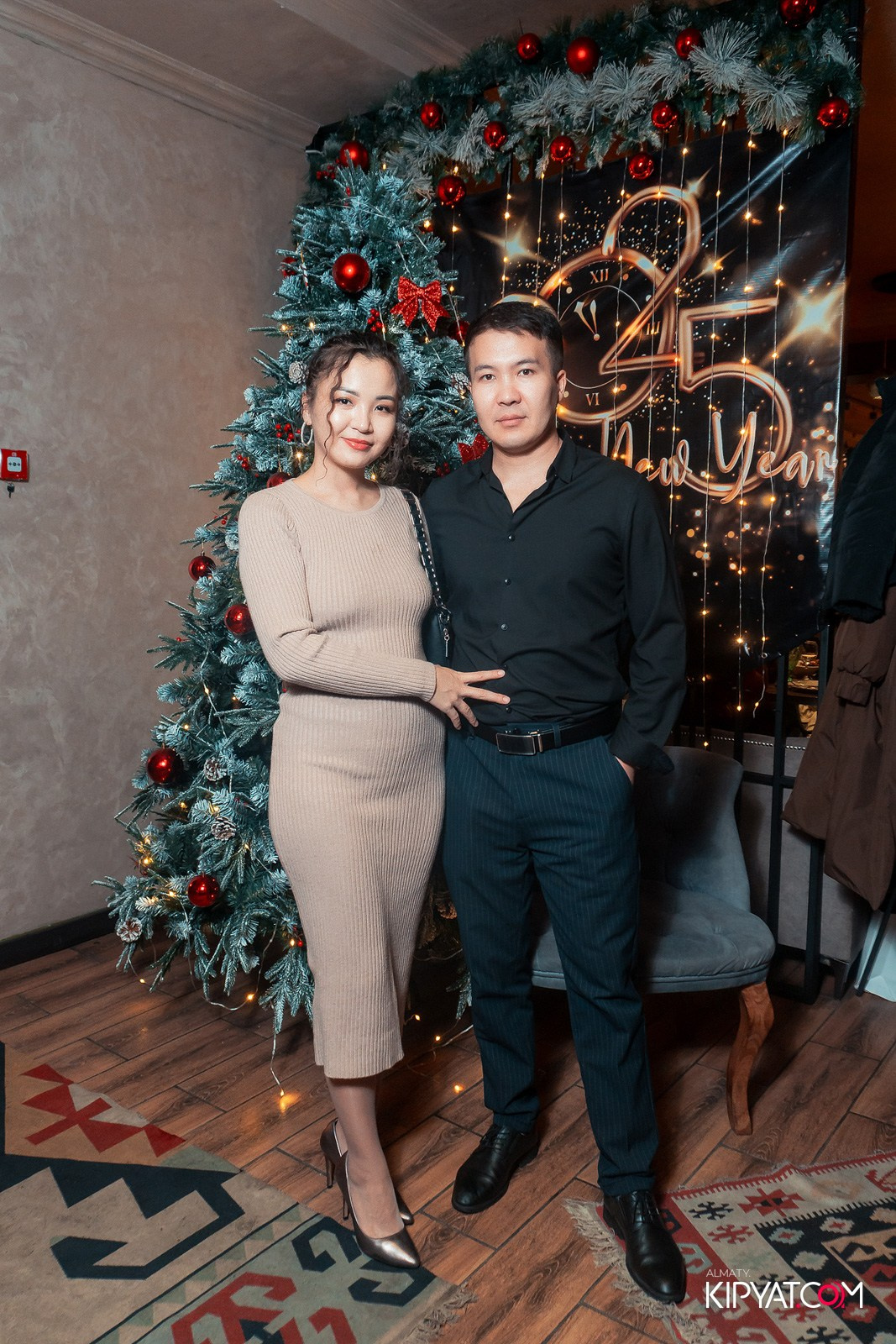 КАФЕ ЖАСМИН НА МОМЫШУЛЫ. КИПЯТКОМ АЛМАТЫ!