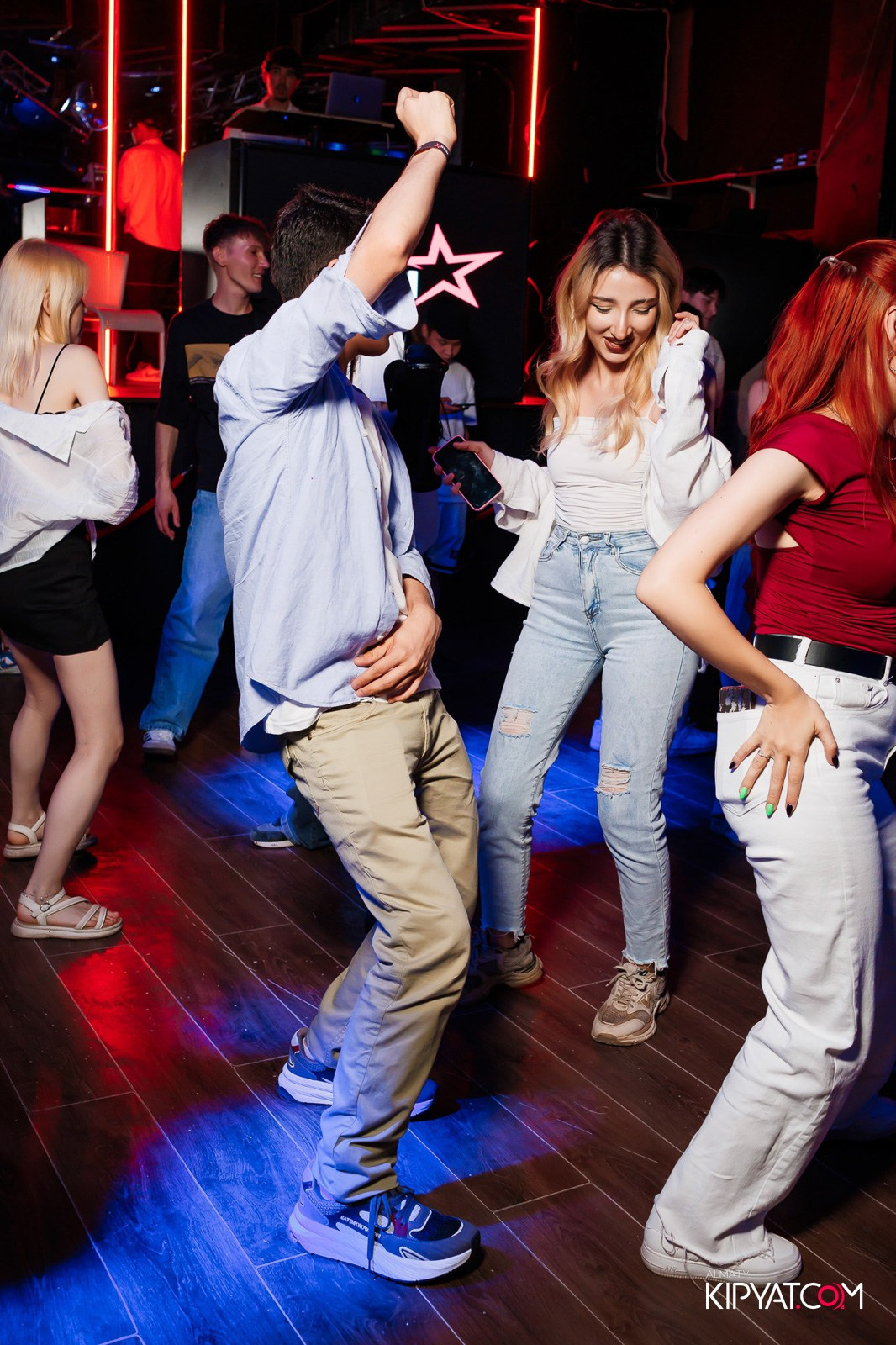 НОЧНОЙ КЛУБ ICON. КИПЯТКОМ АЛМАТЫ!