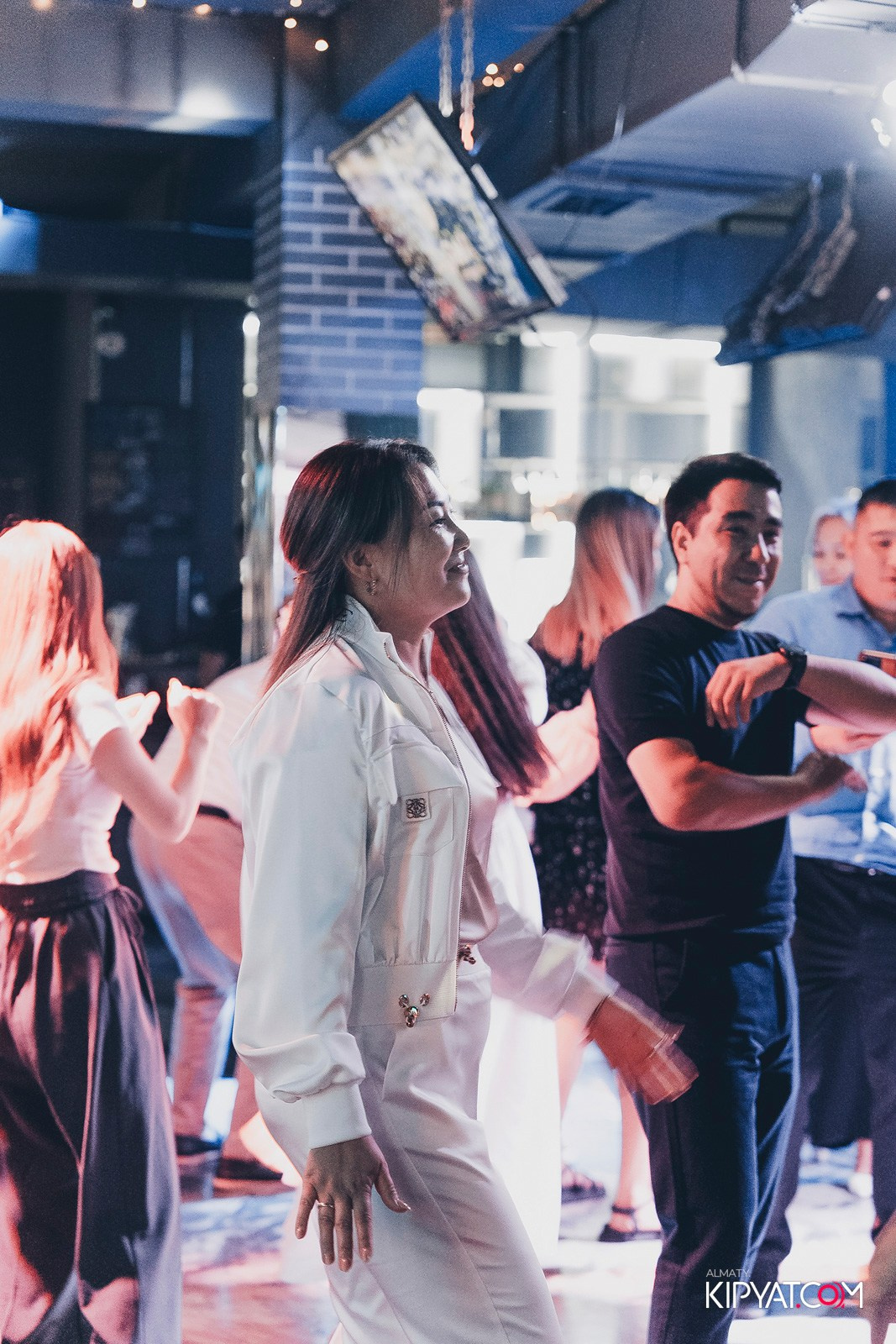 КАРАОКЕ DO RE MI. КИПЯТКОМ АЛМАТЫ!