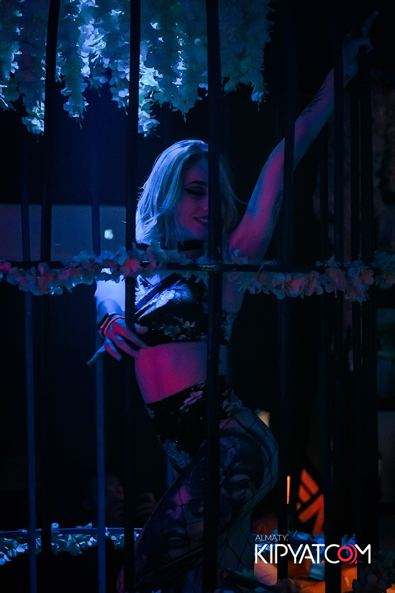 Uyat Emes Ваr. КИПЯТКОМ АЛМАТЫ!