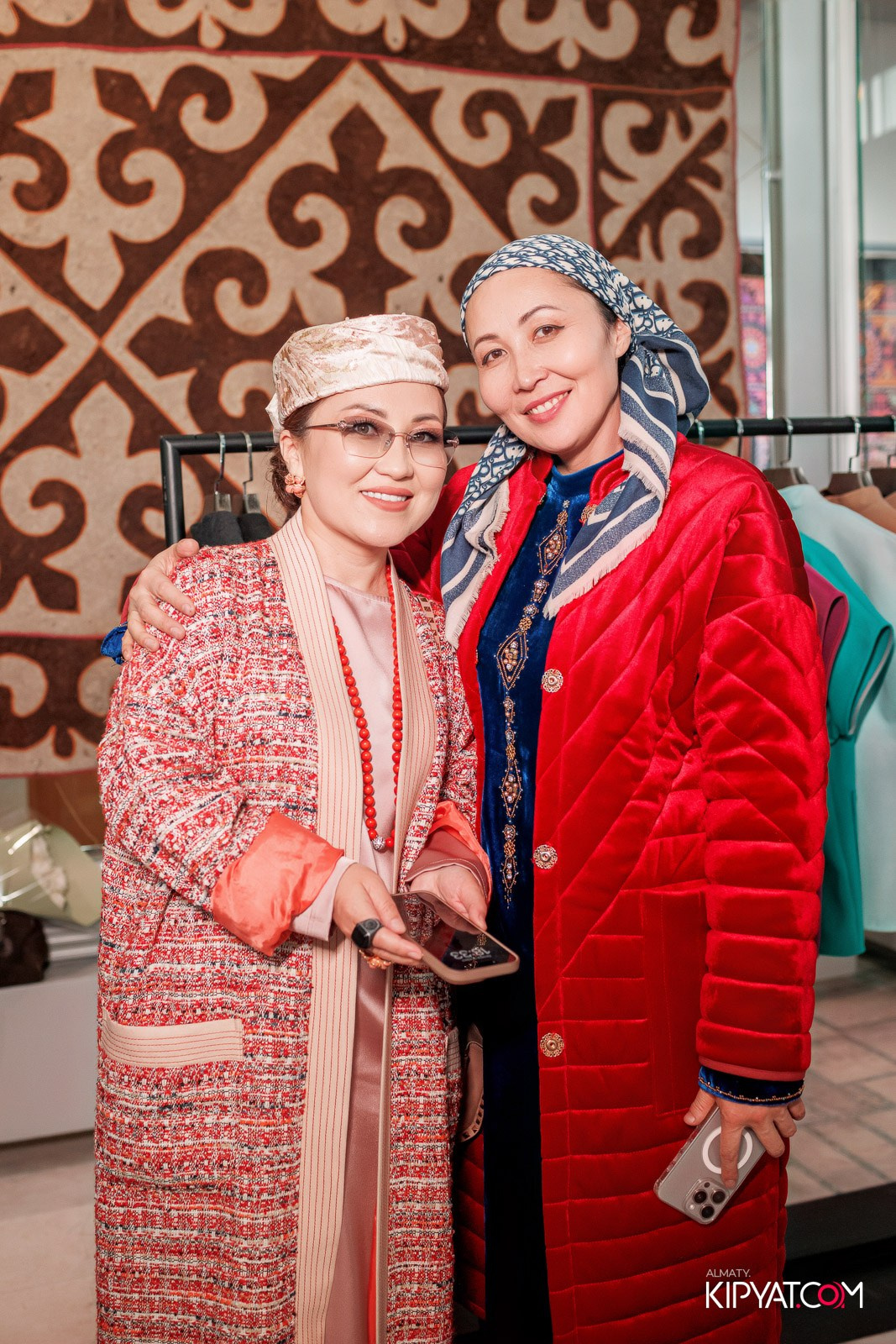 FASHION ПОКАЗ, КАЗАХСКОЙ НАЦИОНАЛЬНОЙ ОДЕЖДЫ. КИПЯТКОМ АЛМАТЫ!