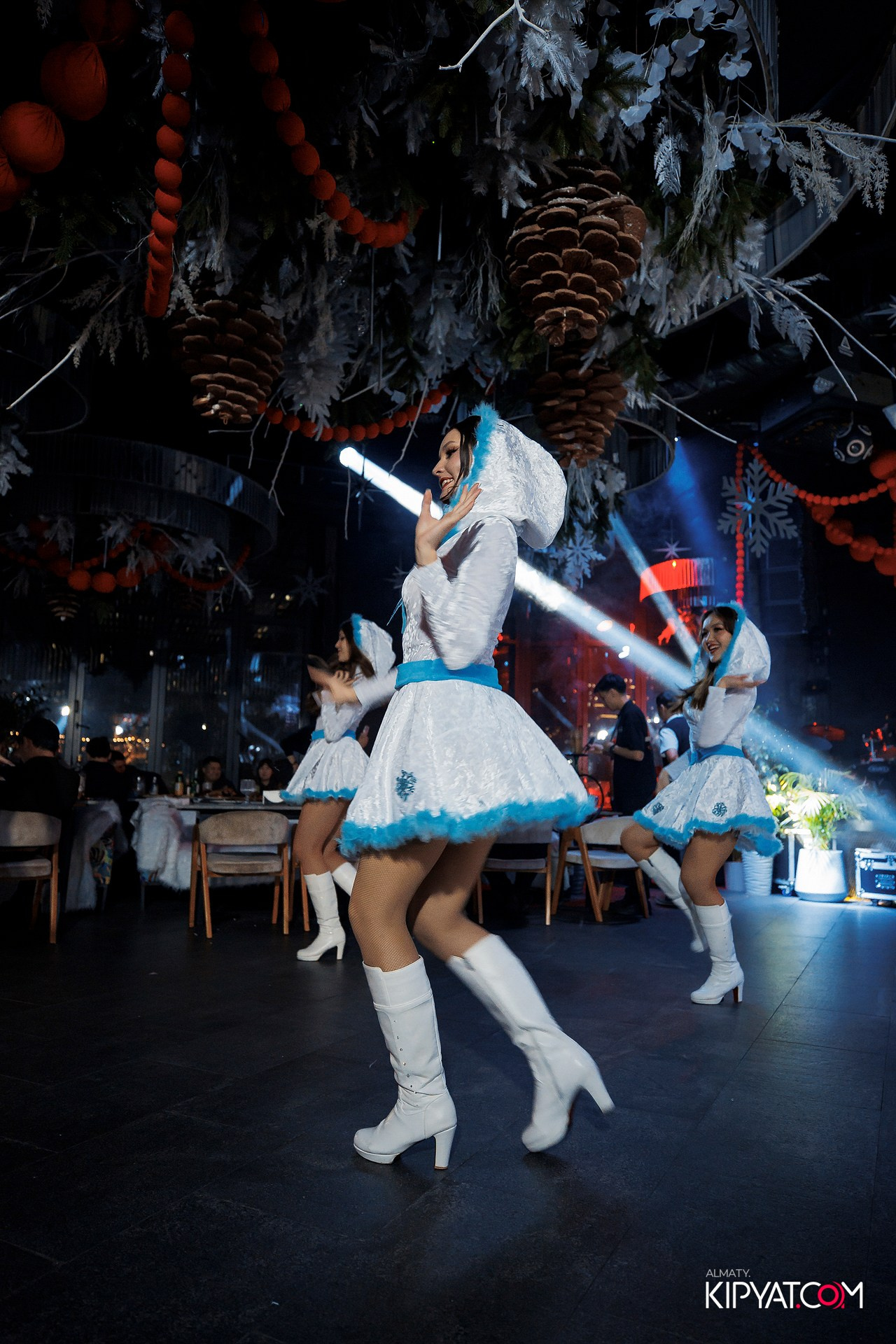 FRIENDS BAR & TERRACE. КИПЯТКОМ АЛМАТЫ! Фотосъемка мероприятий в Алматы