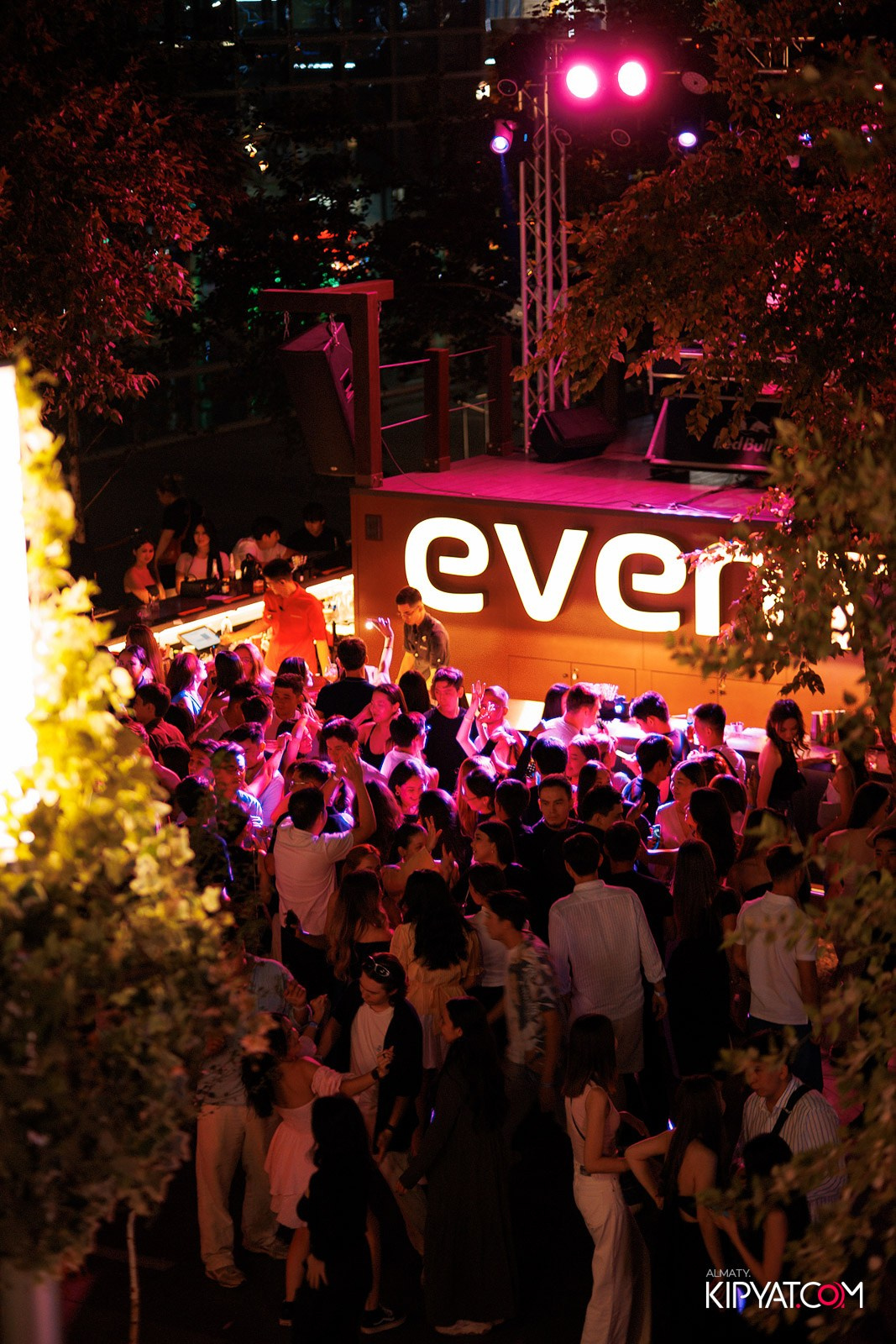 EVENT BAR. КИПЯТКОМ АЛМАТЫ!