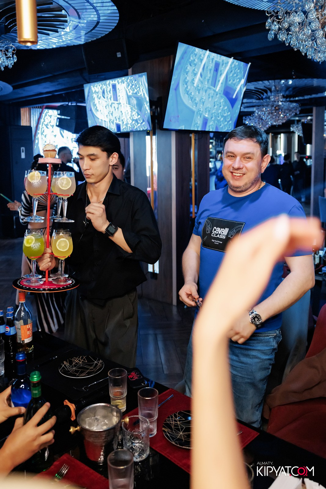 ЗАЯ, НА БИС. КИПЯТКОМ АЛМАТЫ!