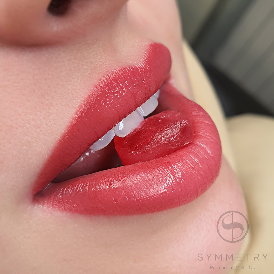 Саша. Студия перманентного макияжа, косметологии и массажа SYMMETRY в Москве, м. Киевская