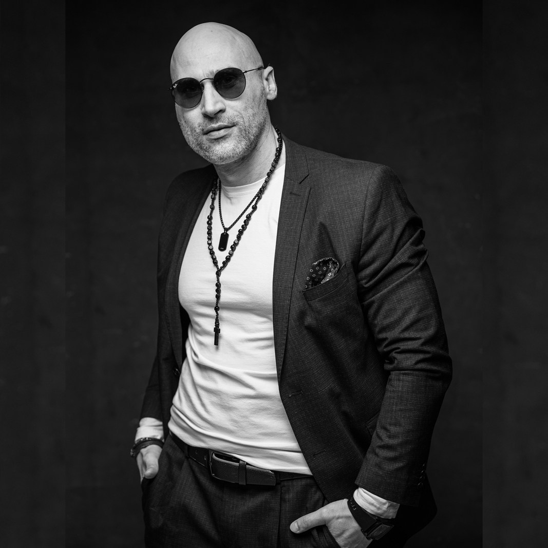 Ведущий на праздник в Москве / Денис Аганин