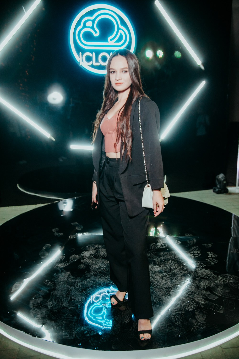 Презентация «Iphone 15». Свадебный и детский фотограф в Волгограде Слава Белов