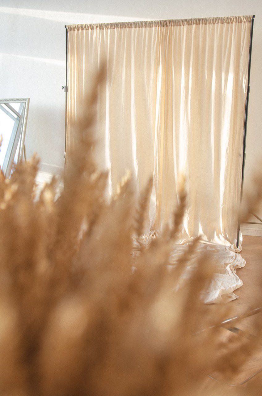 Maria stretching and beauty. Family, portrait, content photo in Costa Rica Evgeniya Besprozvannykh