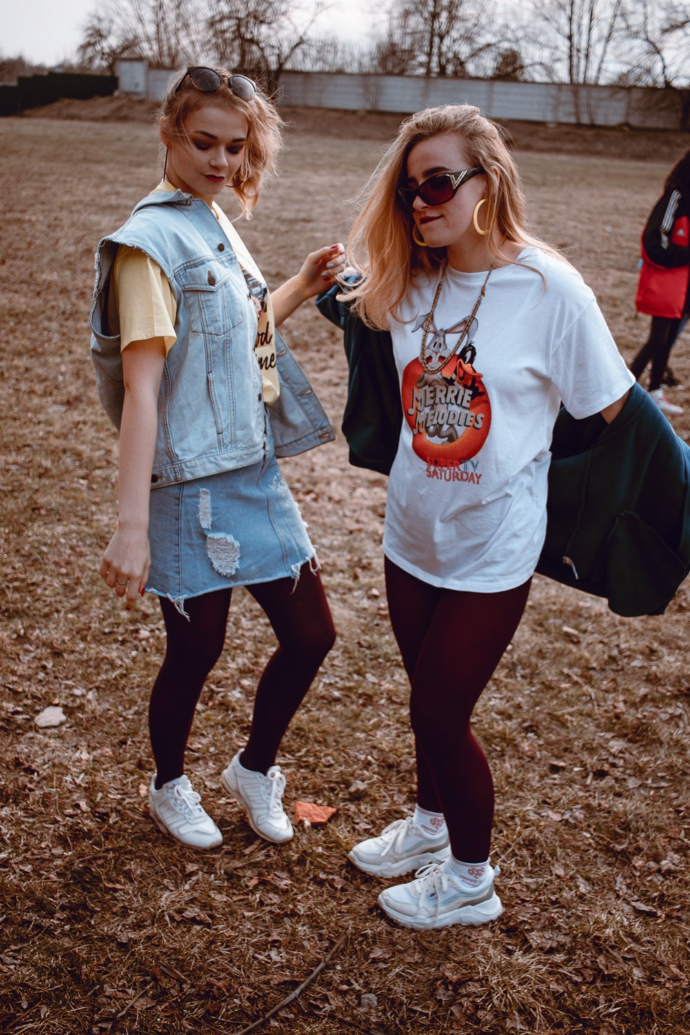 Фотосъемка в стиле 90х для 11 класса в Серпухове для выпускного альбом. Выпускные альбомы в Серпухове