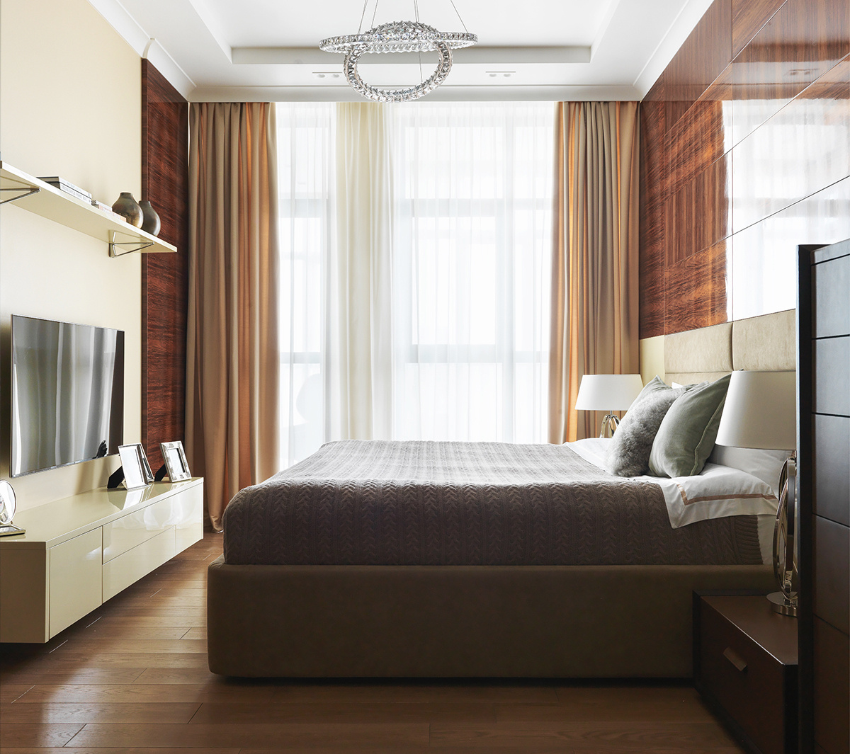 В портфолио вы можете увидеть фото исключительно наших работ. Мебель на заказ по индивидуальным проектам