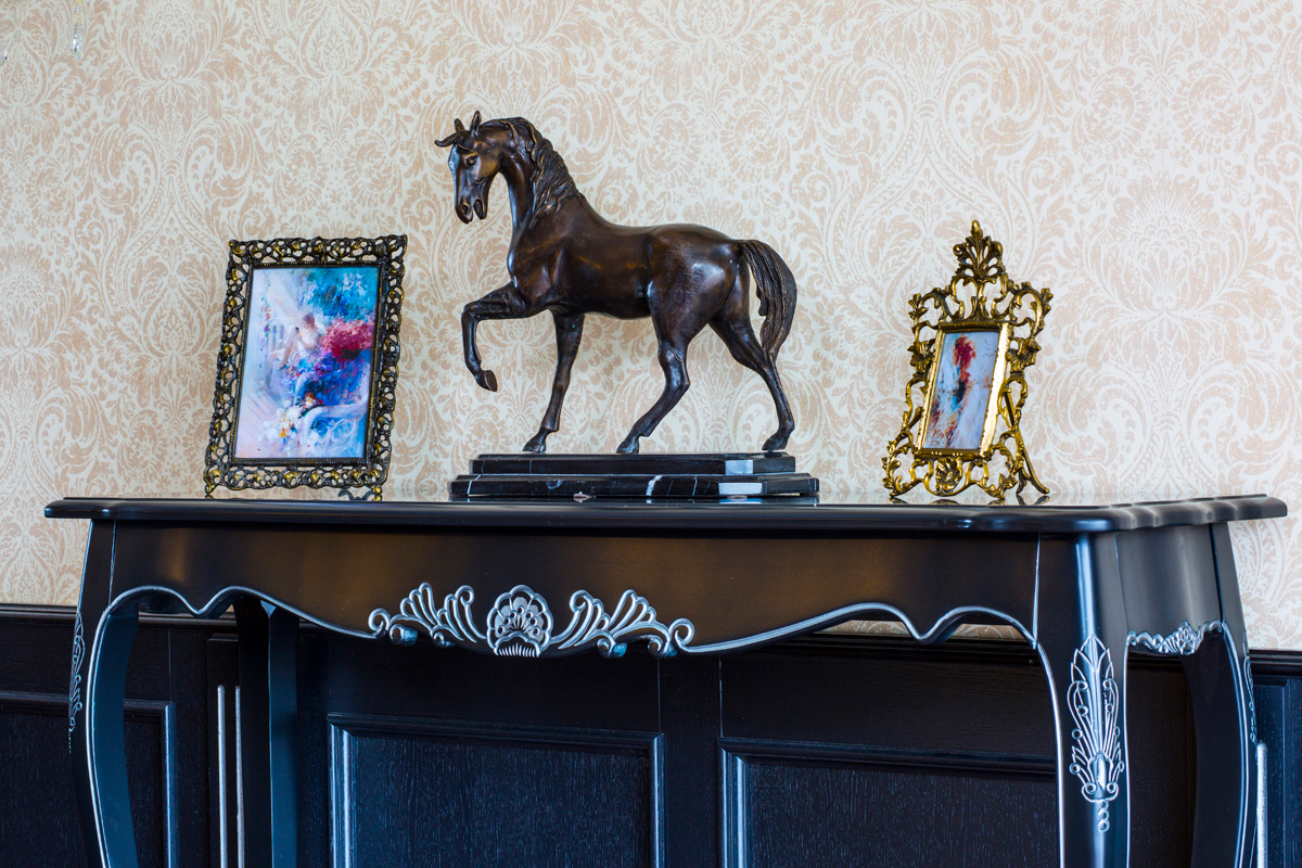 В портфолио вы можете увидеть фото исключительно наших работ. Мебель на заказ по индивидуальным проектам