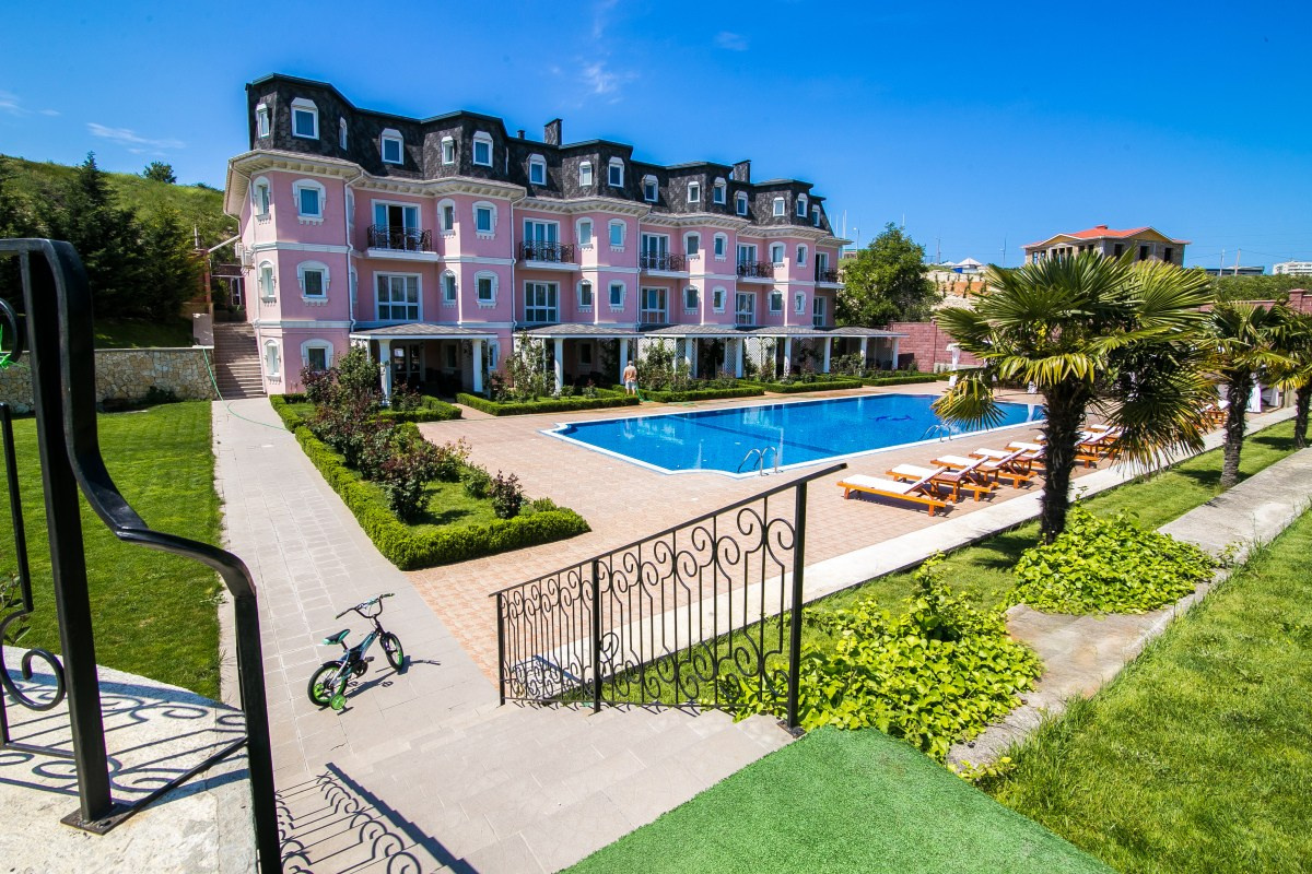 Самые красивые локации города Севастополь. Где пофотографироваться в Севастополе? Локации для фото. 1 место. Первое место. Место. Бывшее мес. Профессиональная фотосъемка в Крыму. Натуральные эмоции и живые кадры. Забронируйте дату прямо сейчас!