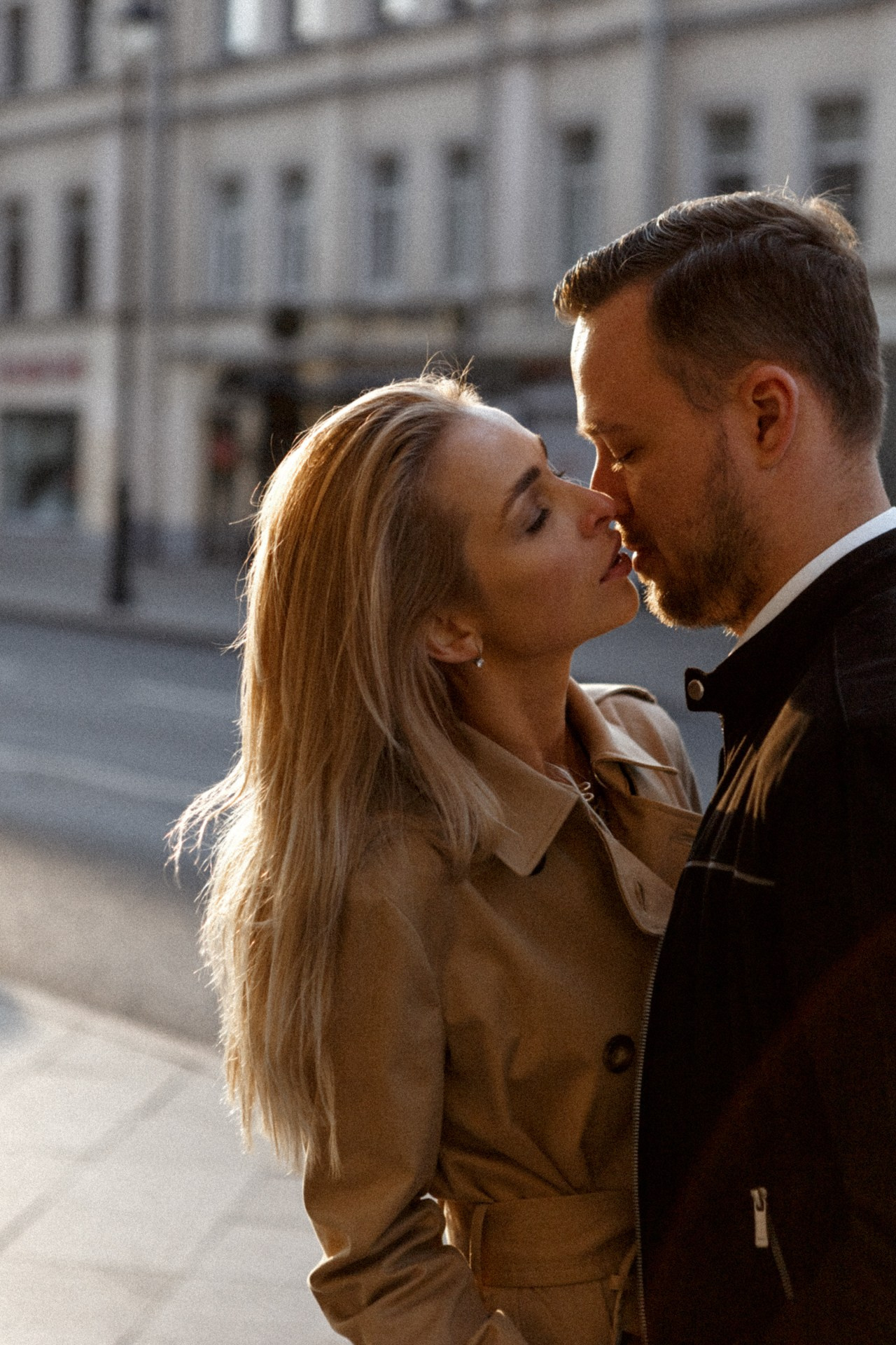 Любовь со всеми остановками. Фотограф Владимир Молоканов