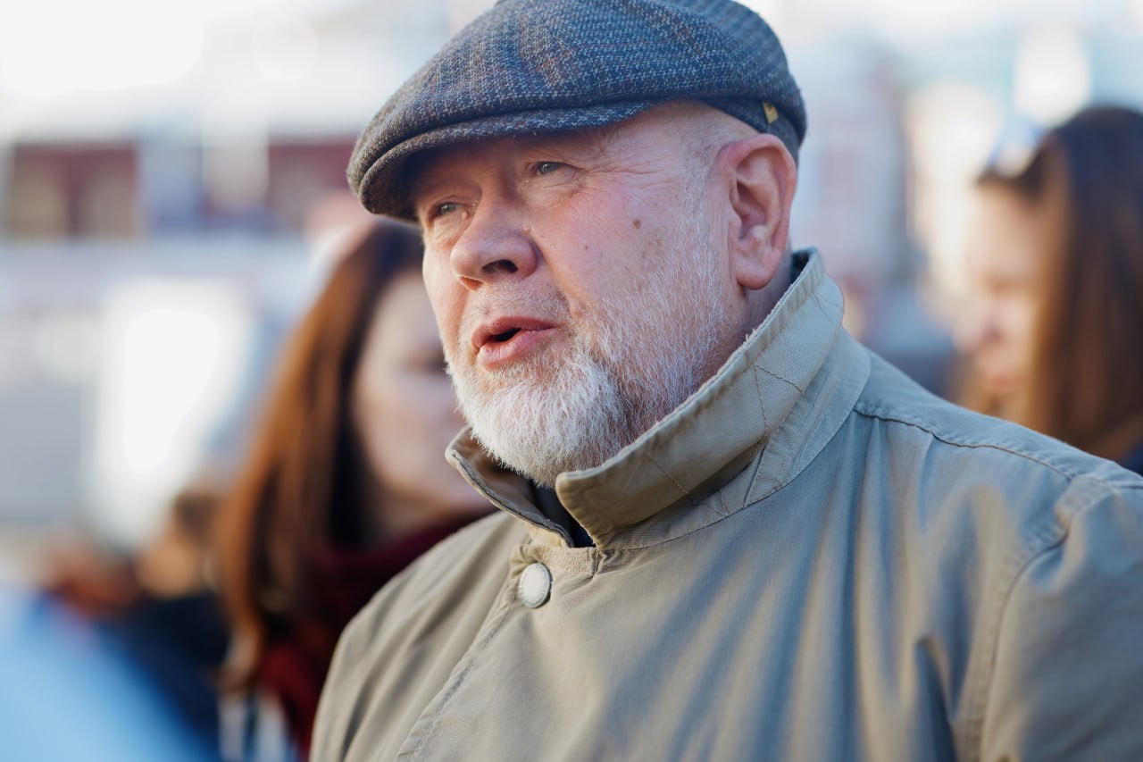 Автор: Александр Ениосов