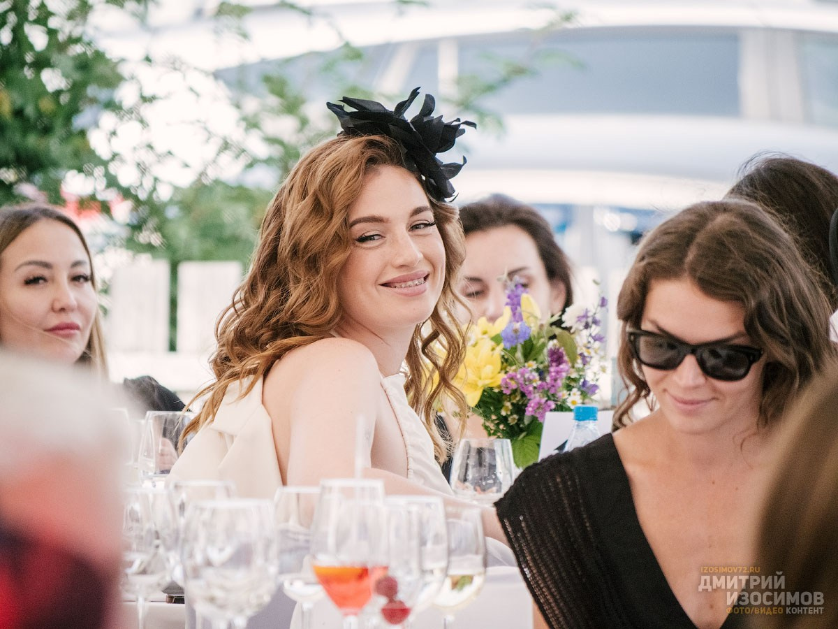 Скачки фаворитов 2024