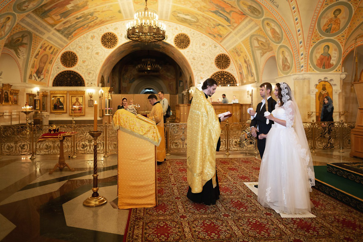 Венчание в главном Храме. Свадебный и репортажный фотограф в Москве и Московской области