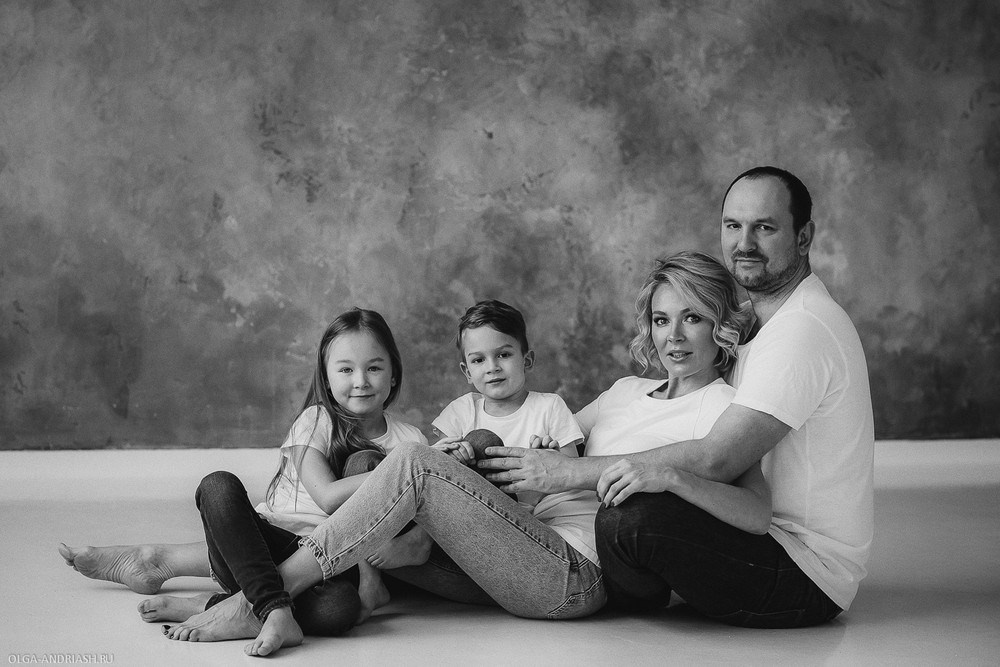Семейная в студии. Семейный, портретный и свадебный фотограф в Санкт-Петербурге и Москве