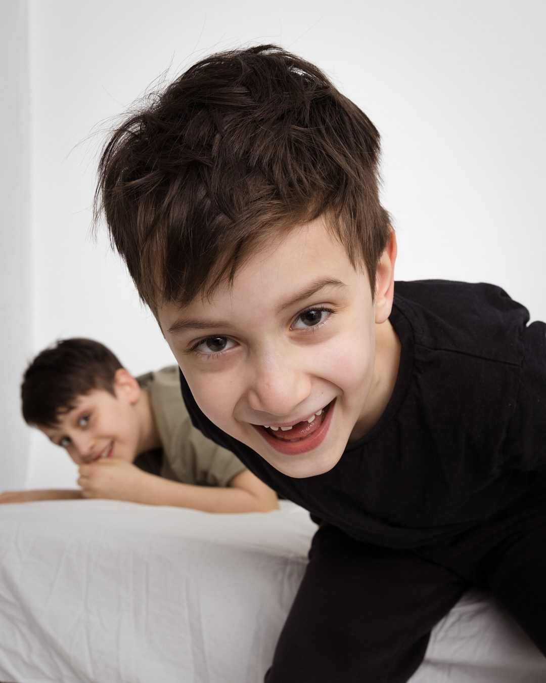 ZARA WITH BOYS 2023. Portrait photographer Masha Murzha