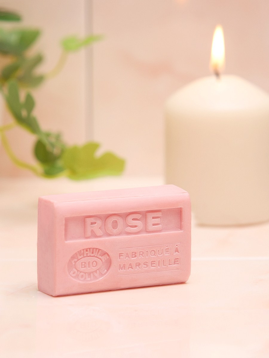 Каталожное фото розового мыла Rose — рекламная съёмка для маркетплейсов.