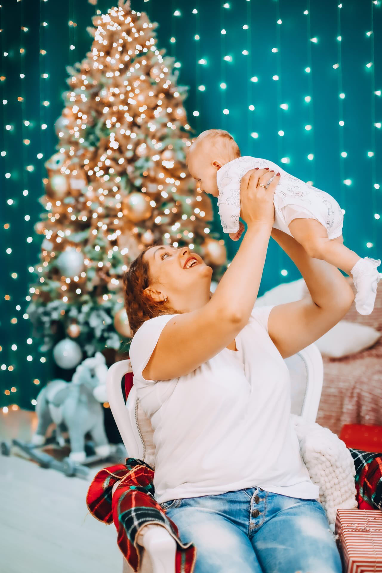 Семья Остапенко Новый год 2022. Фотограф беременности и семейных историй Эльвира Акарибе в городе Краснодар!