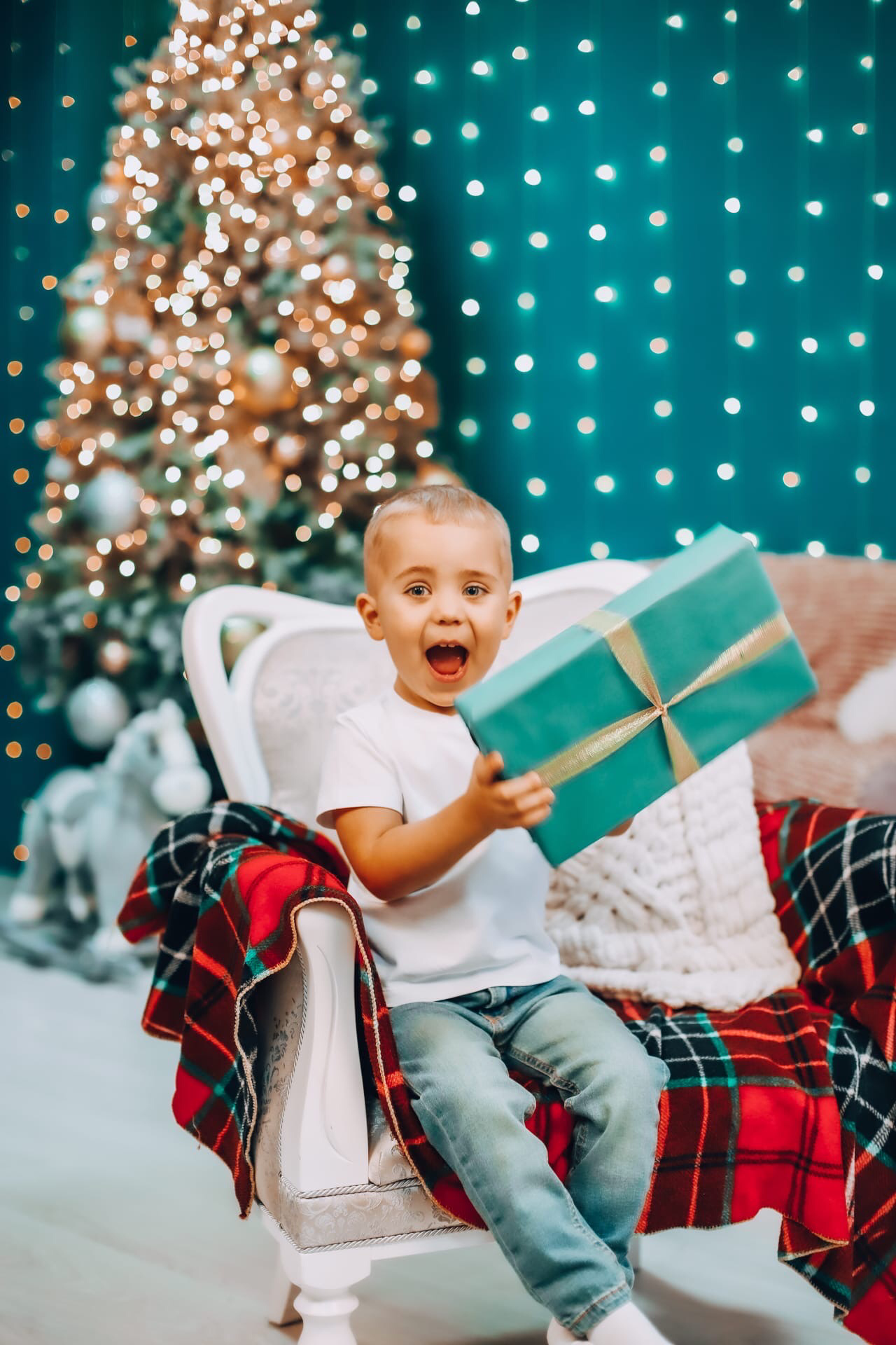 Семья Остапенко Новый год 2022. Фотограф беременности и семейных историй Эльвира Акарибе в городе Краснодар!