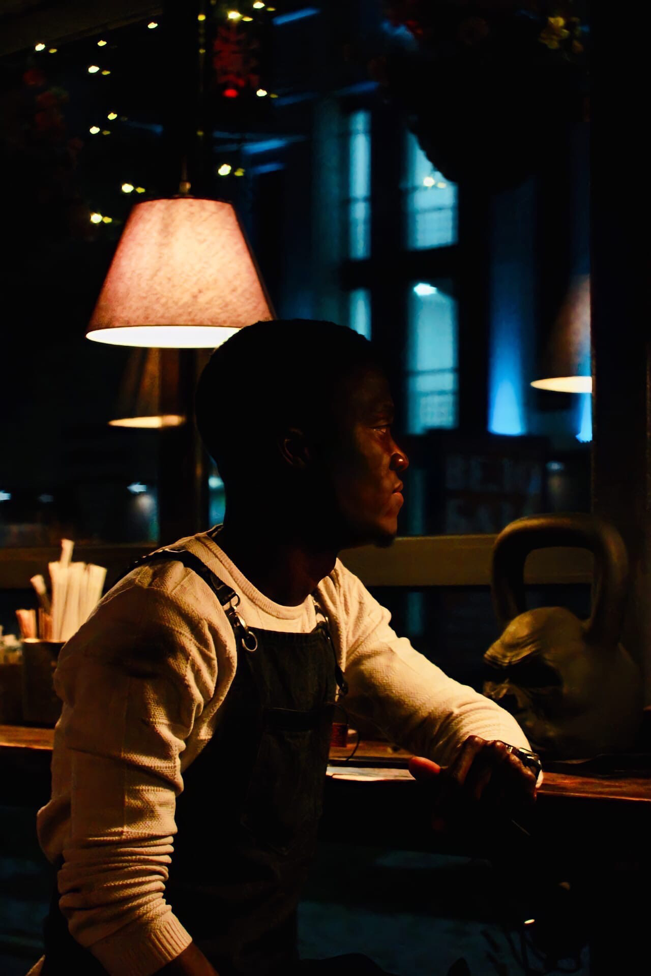 Незнакомец в кофейне. Фотограф беременности и семейных историй Эльвира Акарибе в городе Краснодар!