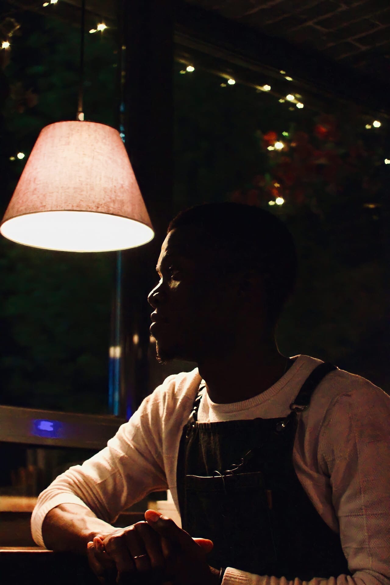 Незнакомец в кофейне. Фотограф беременности и семейных историй Эльвира Акарибе в городе Краснодар!