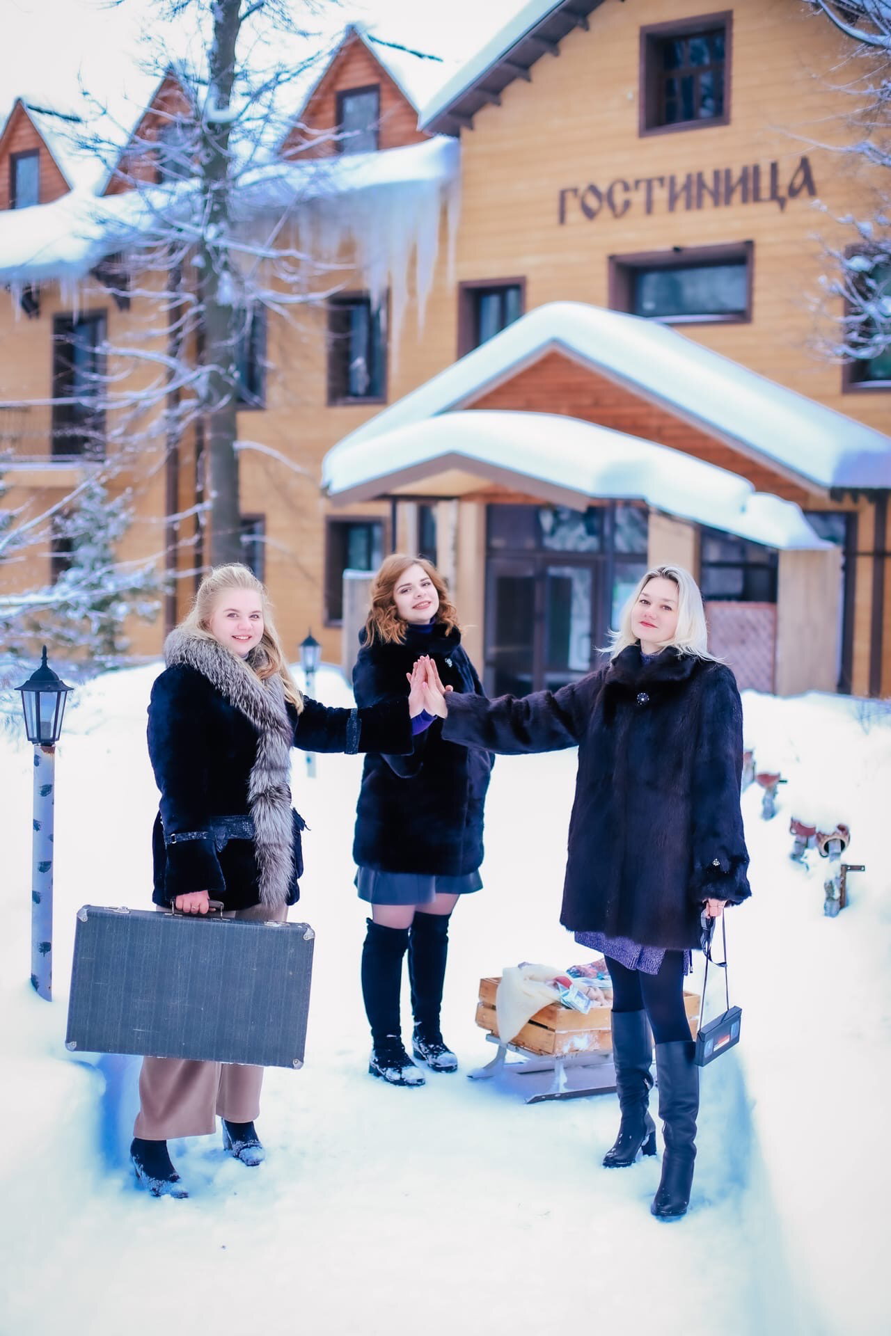 Съёмка в стиле лихих 90-х. Фотограф беременности и семейных историй Эльвира Акарибе в городе Краснодар!