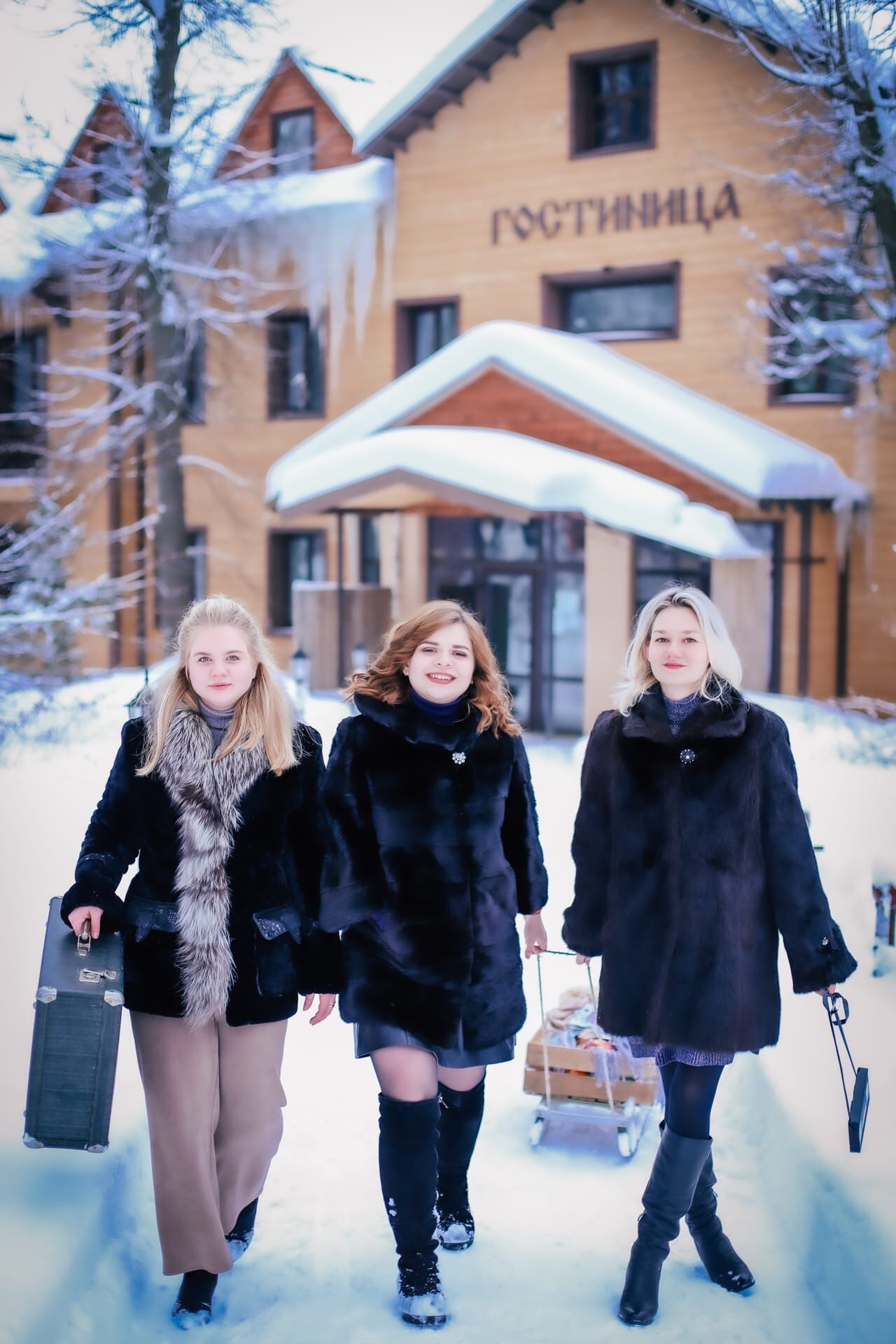 Съёмка в стиле лихих 90-х. Фотограф беременности и семейных историй Эльвира Акарибе в городе Краснодар!