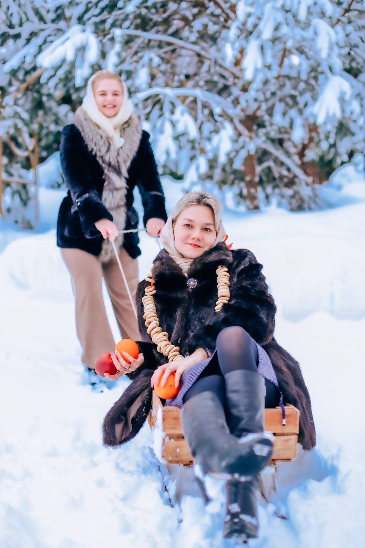 Съёмка в стиле лихих 90-х. Фотограф беременности и семейных историй Эльвира Акарибе в городе Краснодар!
