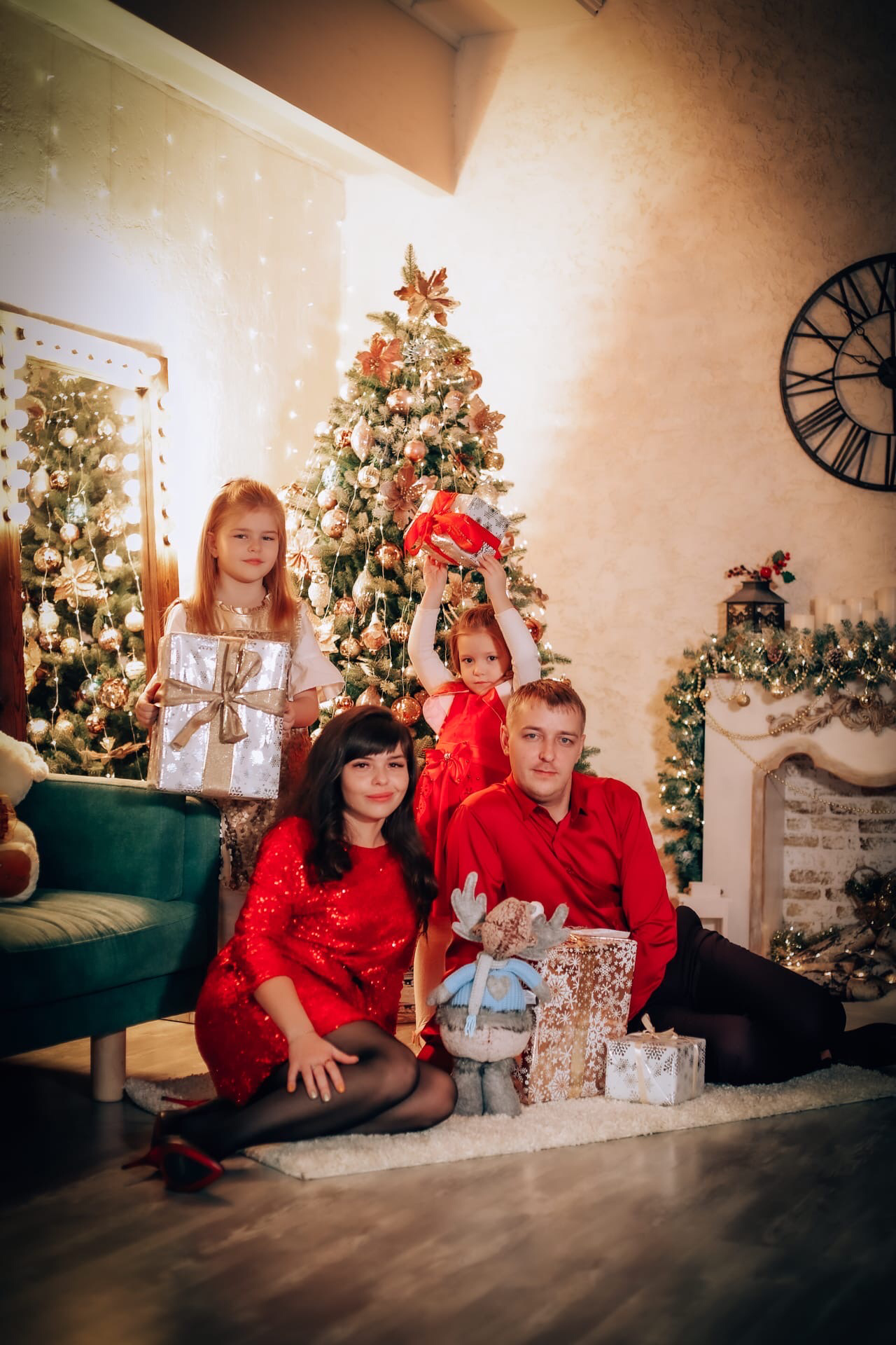 Семья Шмаковых Новый год 2022. Фотограф беременности и семейных историй Эльвира Акарибе в городе Краснодар!