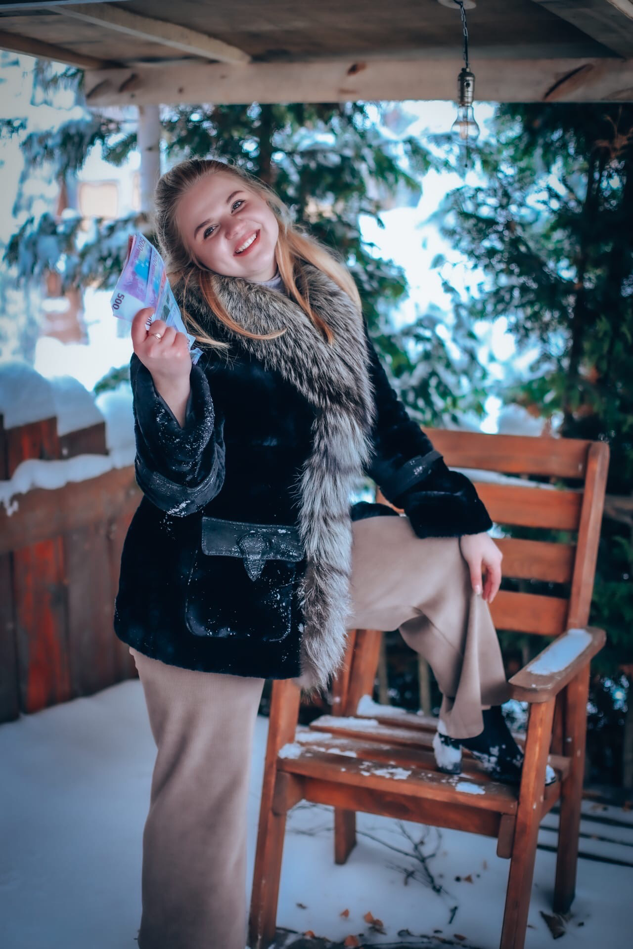 Съёмка в стиле лихих 90-х. Фотограф беременности и семейных историй Эльвира Акарибе в городе Краснодар!