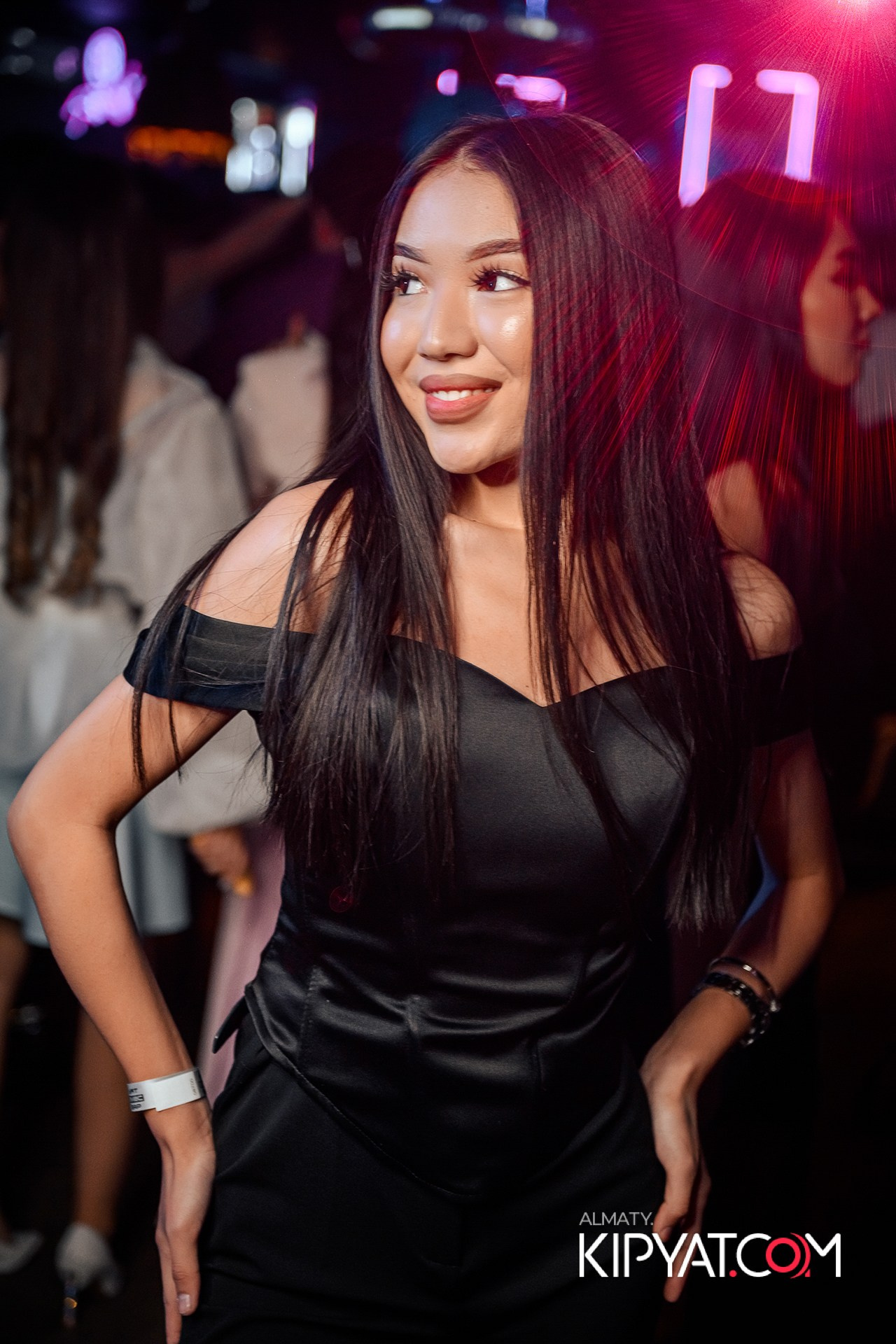 UYAT EMES BAR. КИПЯТКОМ АЛМАТЫ!