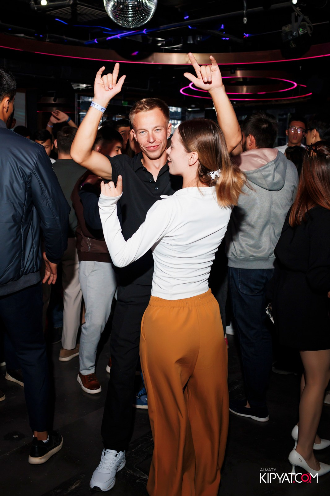 EVENT BAR. КИПЯТКОМ АЛМАТЫ!