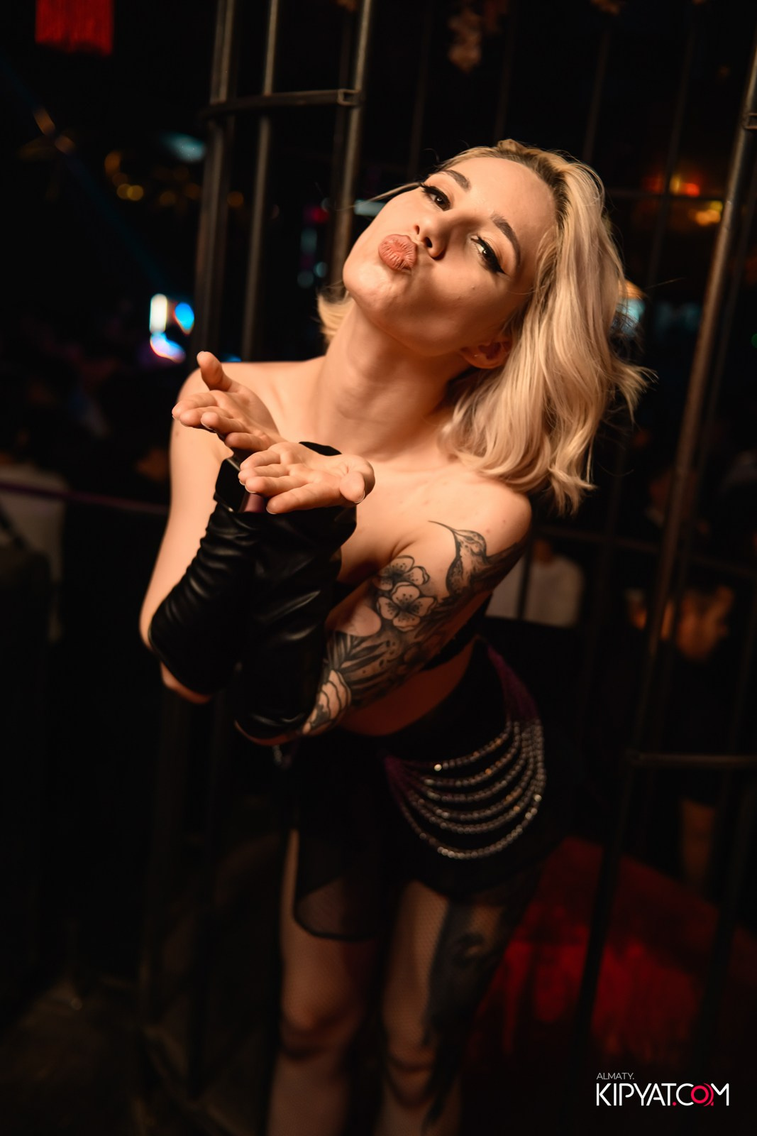 UYAT EMES BAR. КИПЯТКОМ АЛМАТЫ!