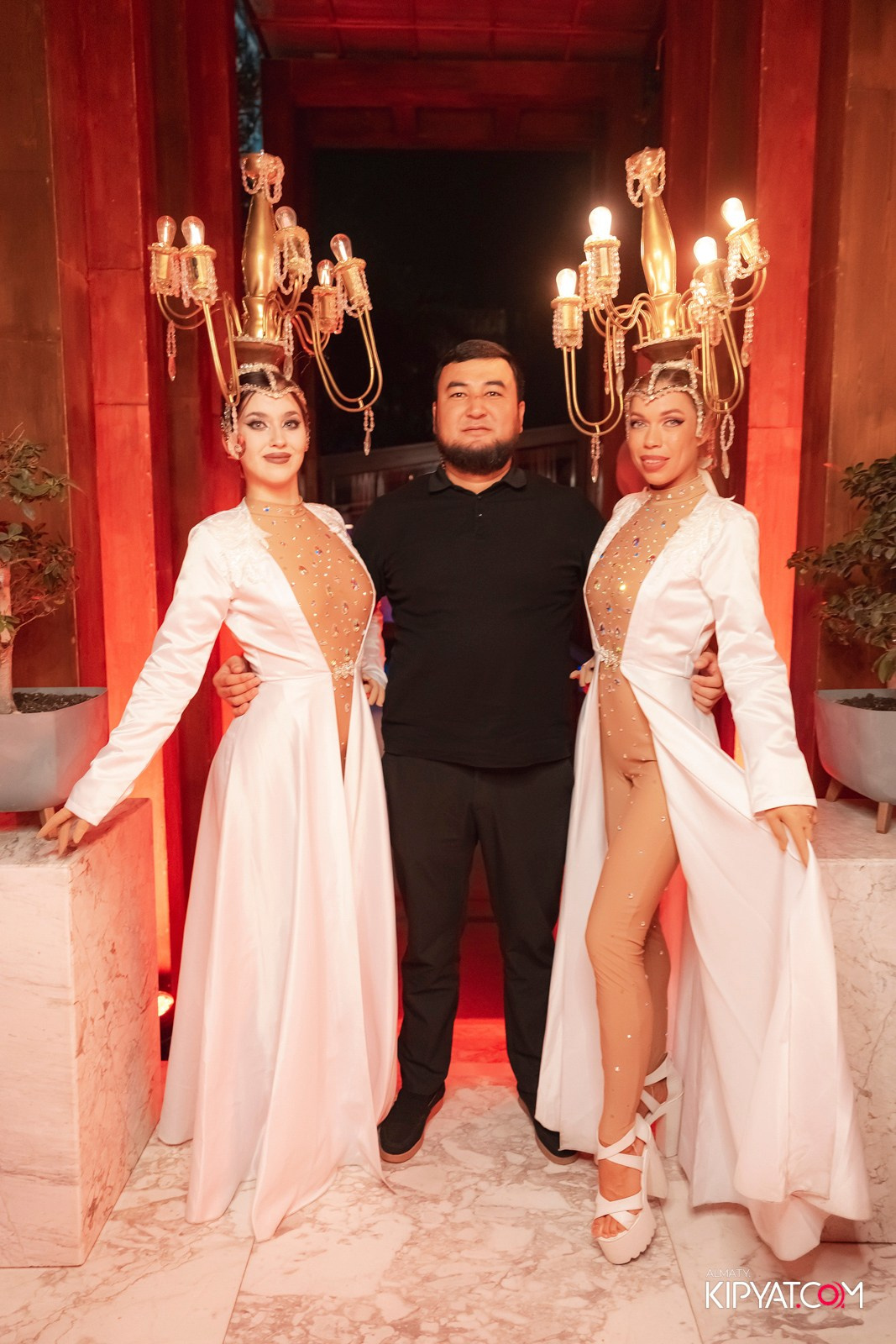 EDEN POOL & BAR. КИПЯТКОМ АЛМАТЫ!