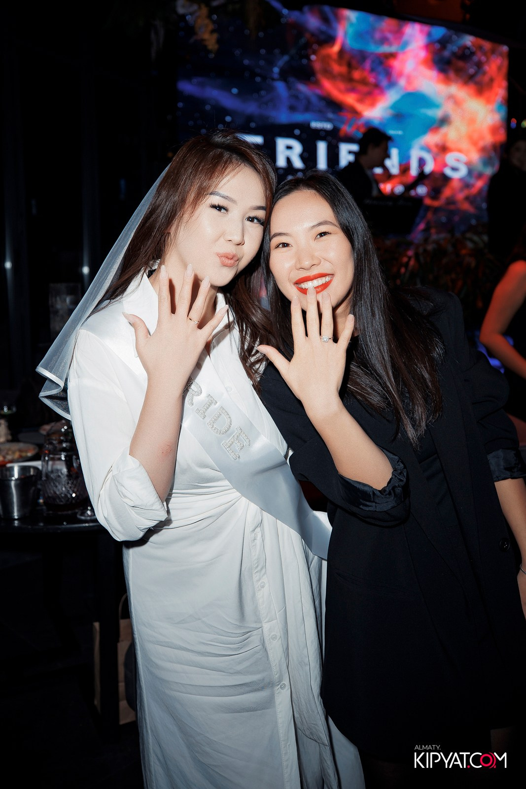 FRIENDS BAR & TERRACE. КИПЯТКОМ АЛМАТЫ!