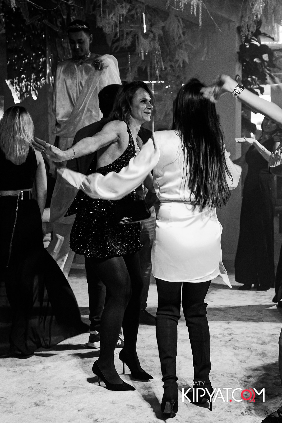 EDEN BAR & RESTAURANT. КИПЯТКОМ АЛМАТЫ!