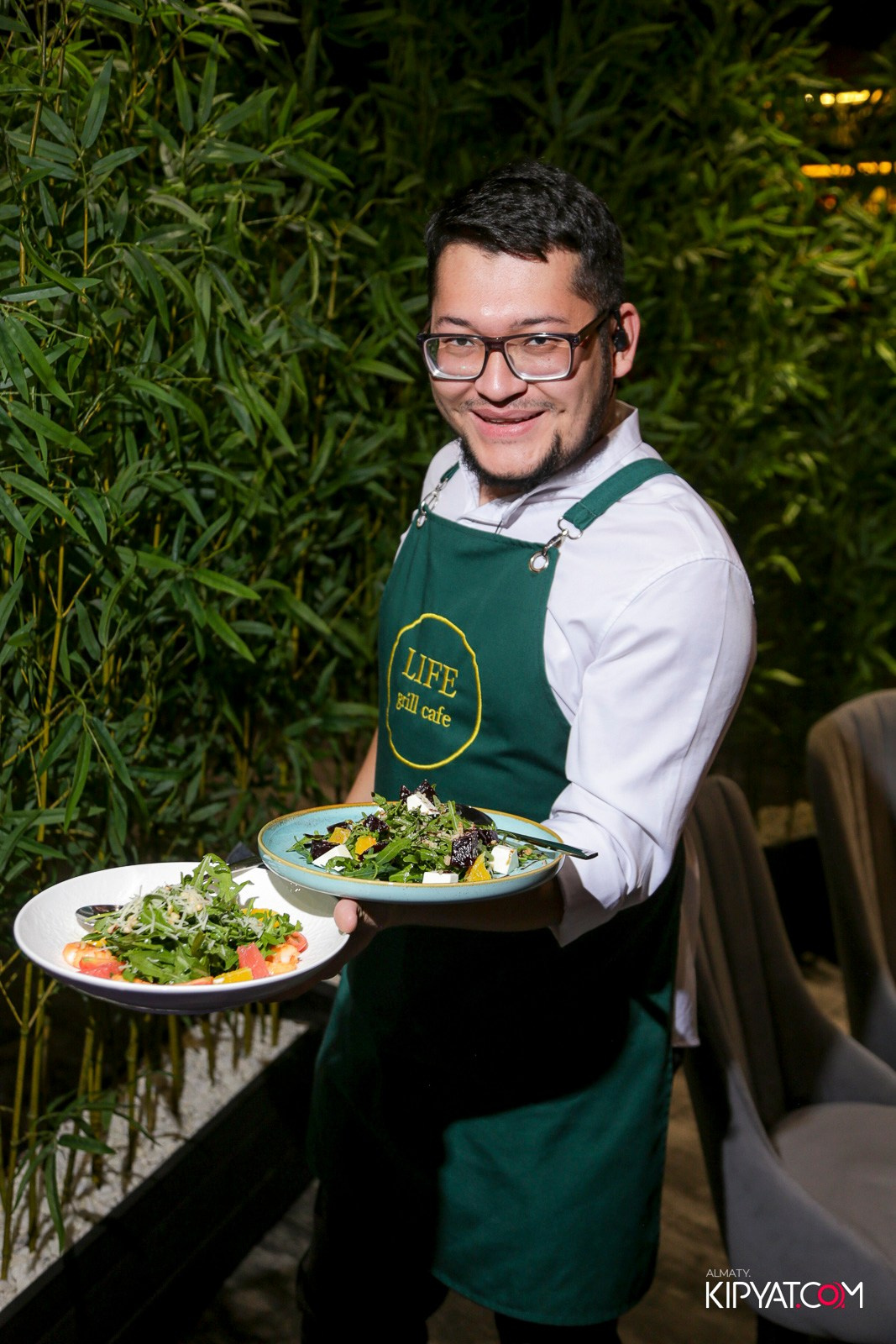 LIFE GRILL CAFE. КИПЯТКОМ АЛМАТЫ!