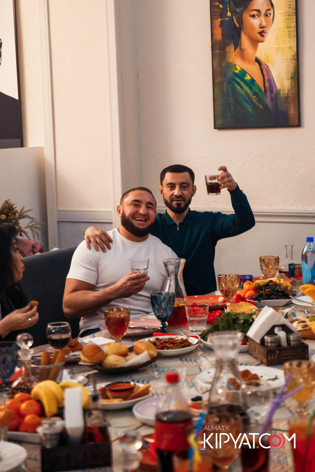 ДЕНЬ РОЖДЕНИЯ КАФЕ ЭСМИРАЛЬДА. КИПЯТКОМ АЛМАТЫ!