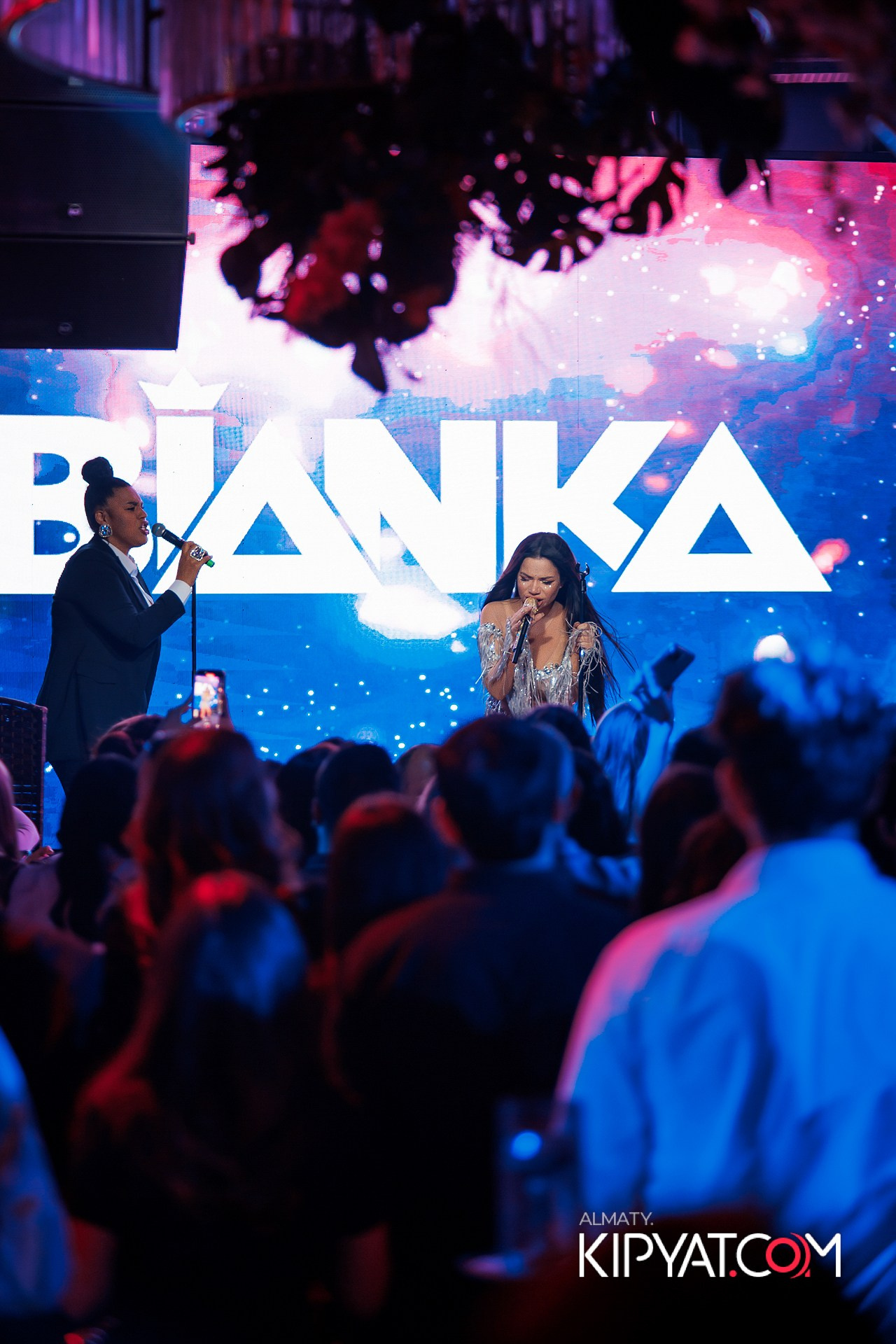 FRIENDS BAR & TERRACE. КИПЯТКОМ АЛМАТЫ!