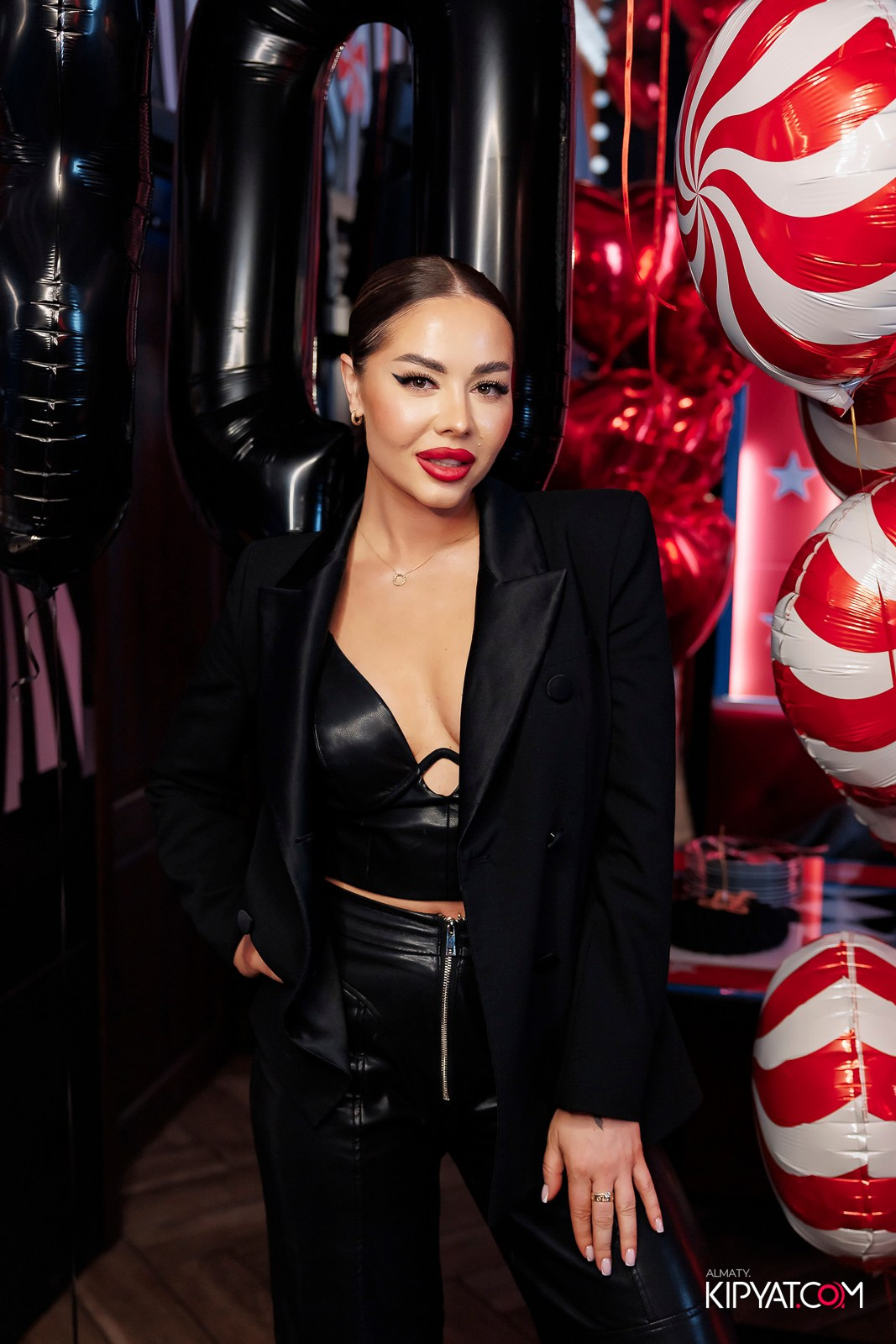 ЗАЯ, НА БИС. КИПЯТКОМ АЛМАТЫ!