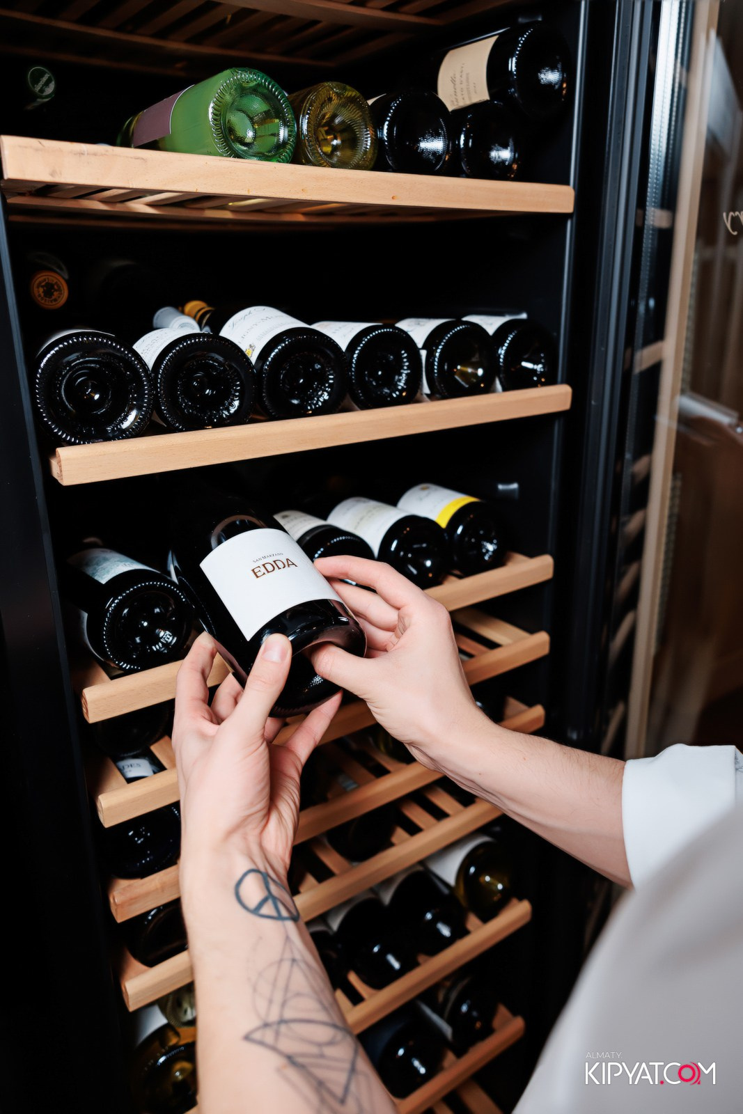 LAUREATE GRAND CAFÉ. КИПЯТКОМ АЛМАТЫ!