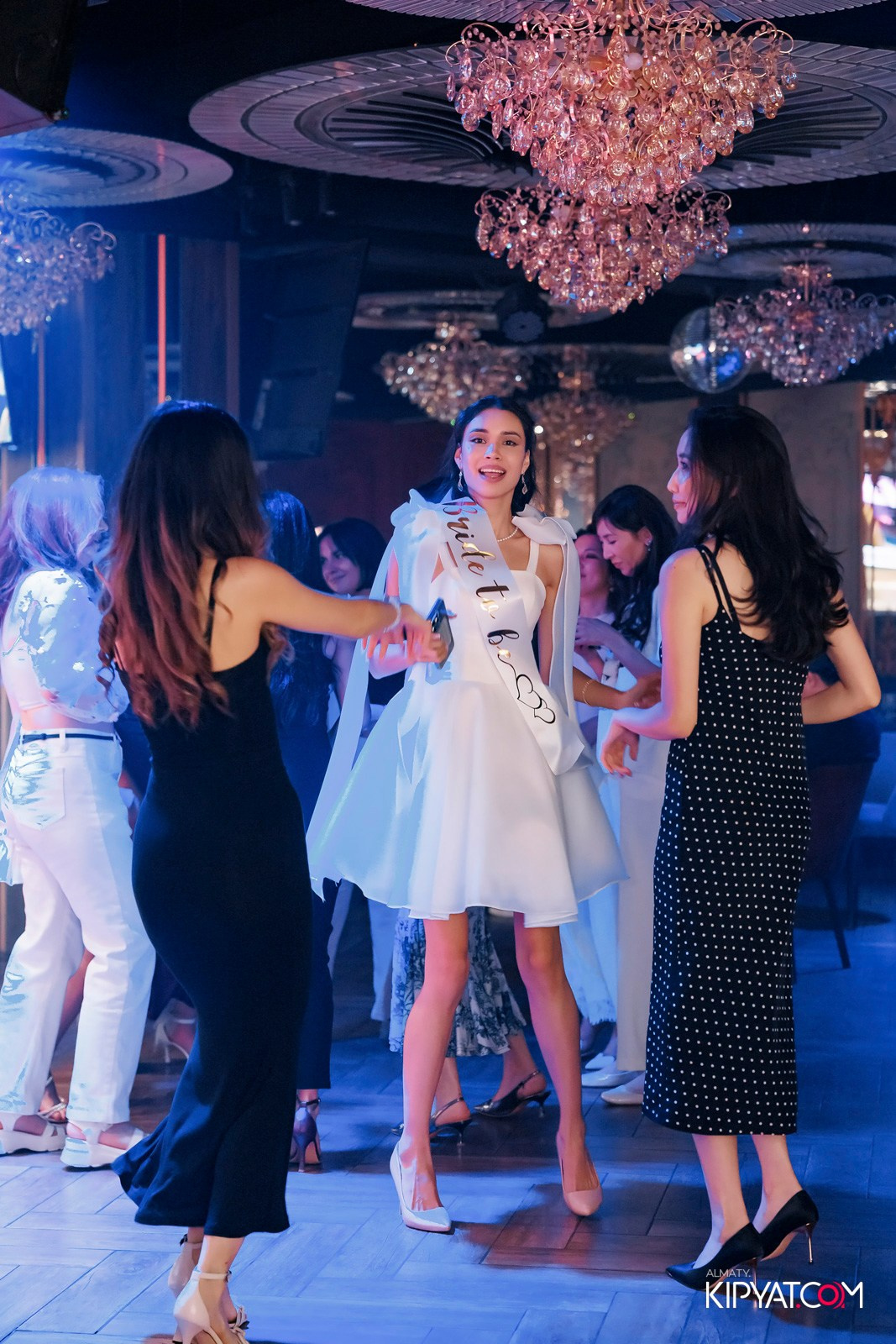 ЗАЯ, НА БИС. КИПЯТКОМ АЛМАТЫ!