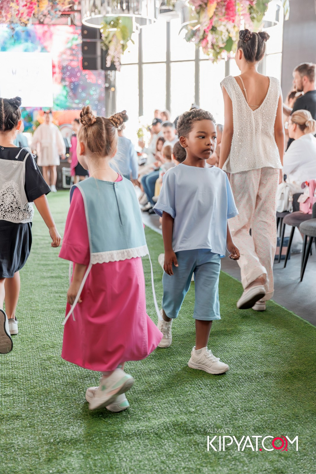 PROM KIDS FASHION SHOW. КИПЯТКОМ АЛМАТЫ!