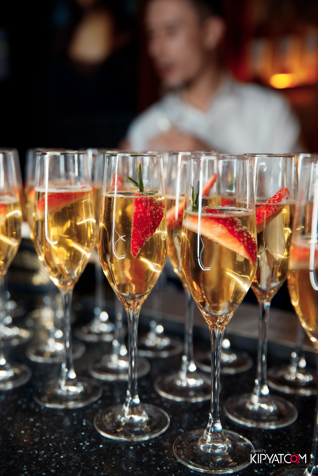 LAUREATE KARAOKE HALL. КИПЯТКОМ АЛМАТЫ!