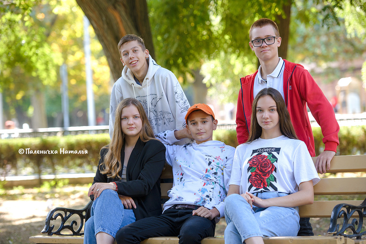 выпускной альбом, выпускные альбомы,  Севастополь, в Севастополе, виньетка, общая фотография класса, фотосъемка утренников, фотосъемка в детском саду, фотограф на выпускной, фотосессия в школе, в детском саду, подготовка ЕГЭ Севастополь, ОГЭ Севастополь, фотограф на 1 сентября